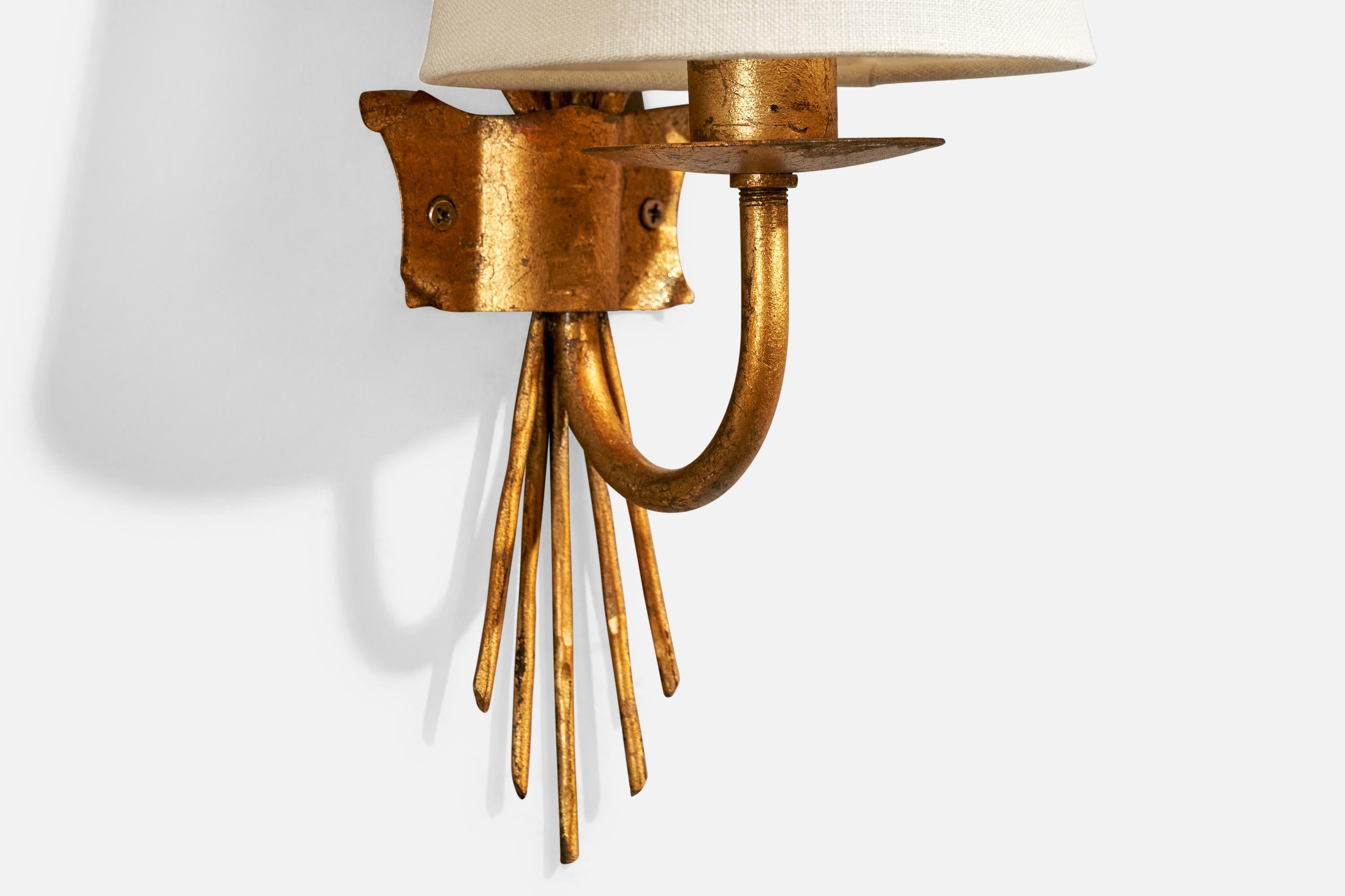 Metallo Designer francese, lampade da parete, metallo, tessuto, Francia, anni '1940 in vendita