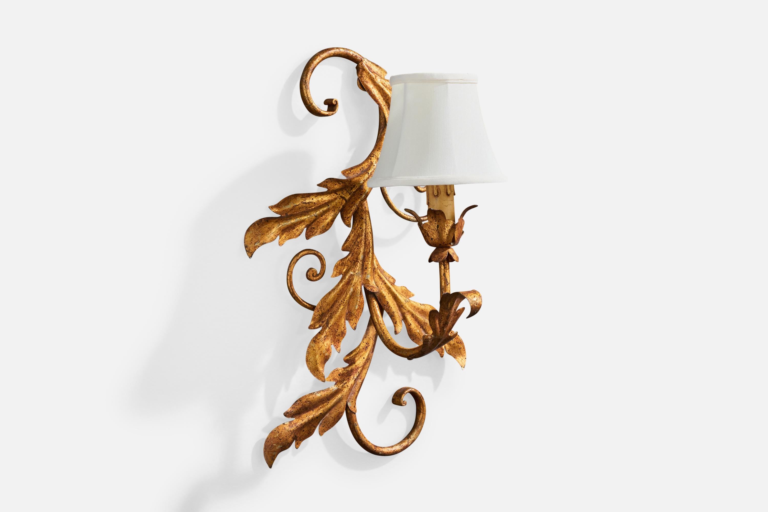 Designer francese, lampade da parete, metallo, tessuto, Francia, anni '1950 In condizioni buone in vendita a High Point, NC