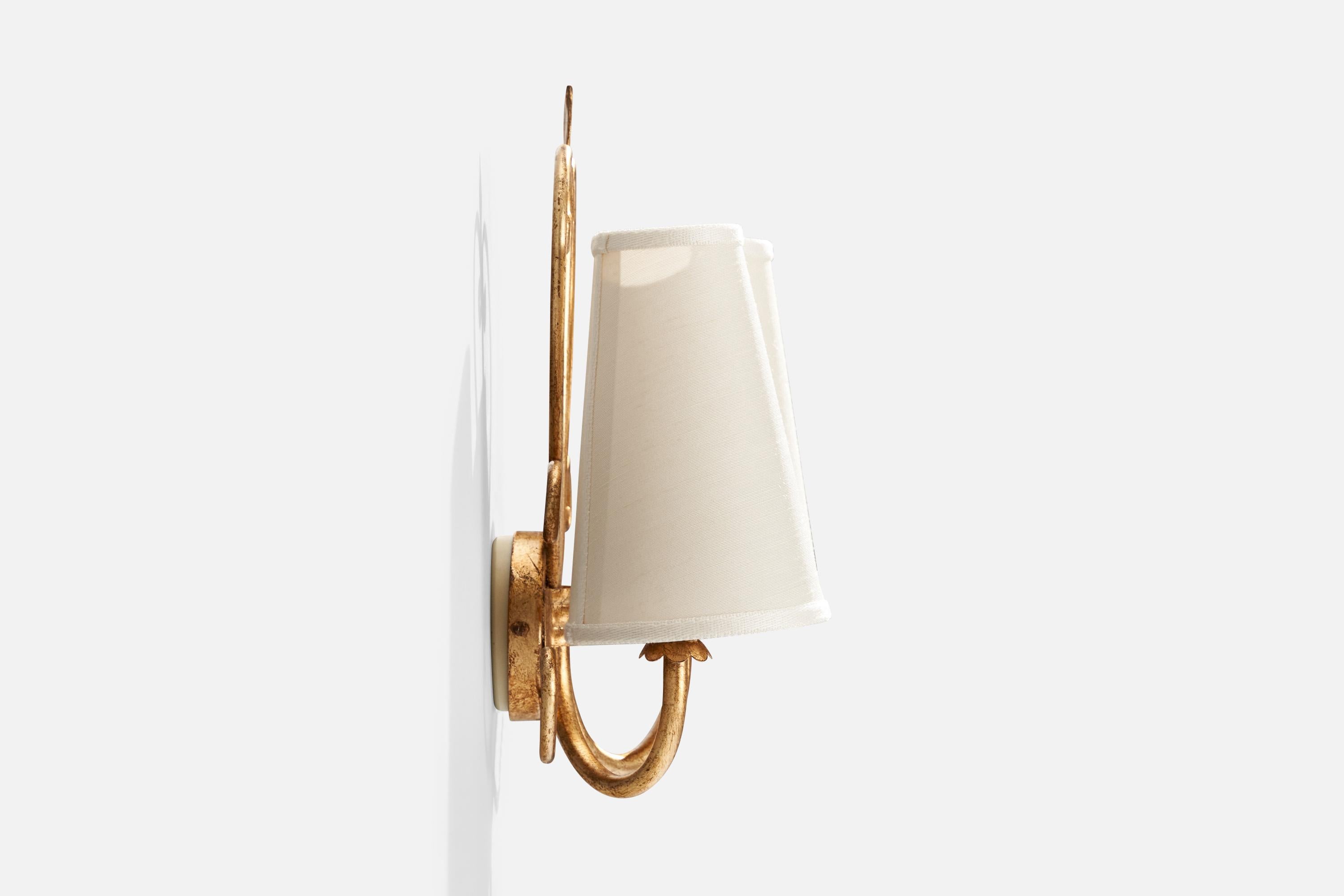 Designer francese, lampade da parete, metallo, tessuto, Francia, anni '1950 In condizioni buone in vendita a High Point, NC