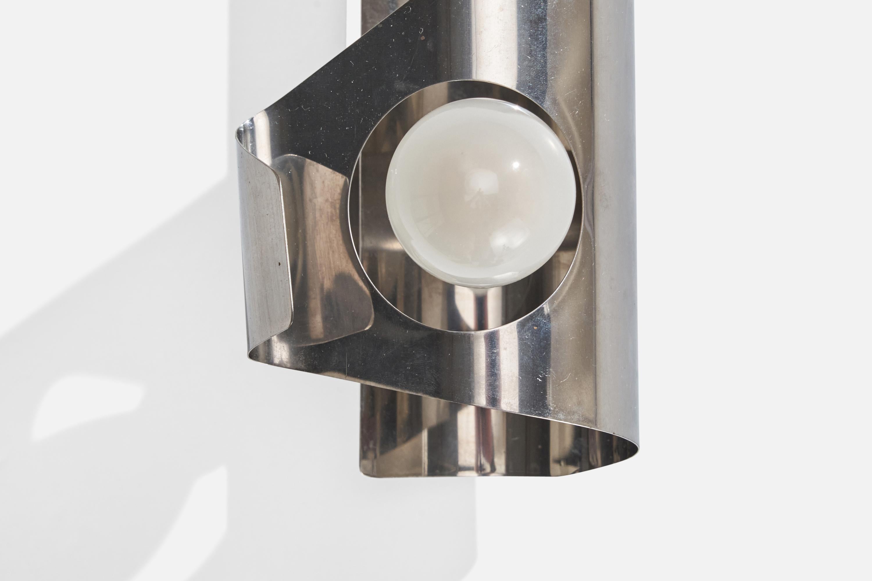 French Designer, Wall Lights, Metal, France, 1970s For Sale 3