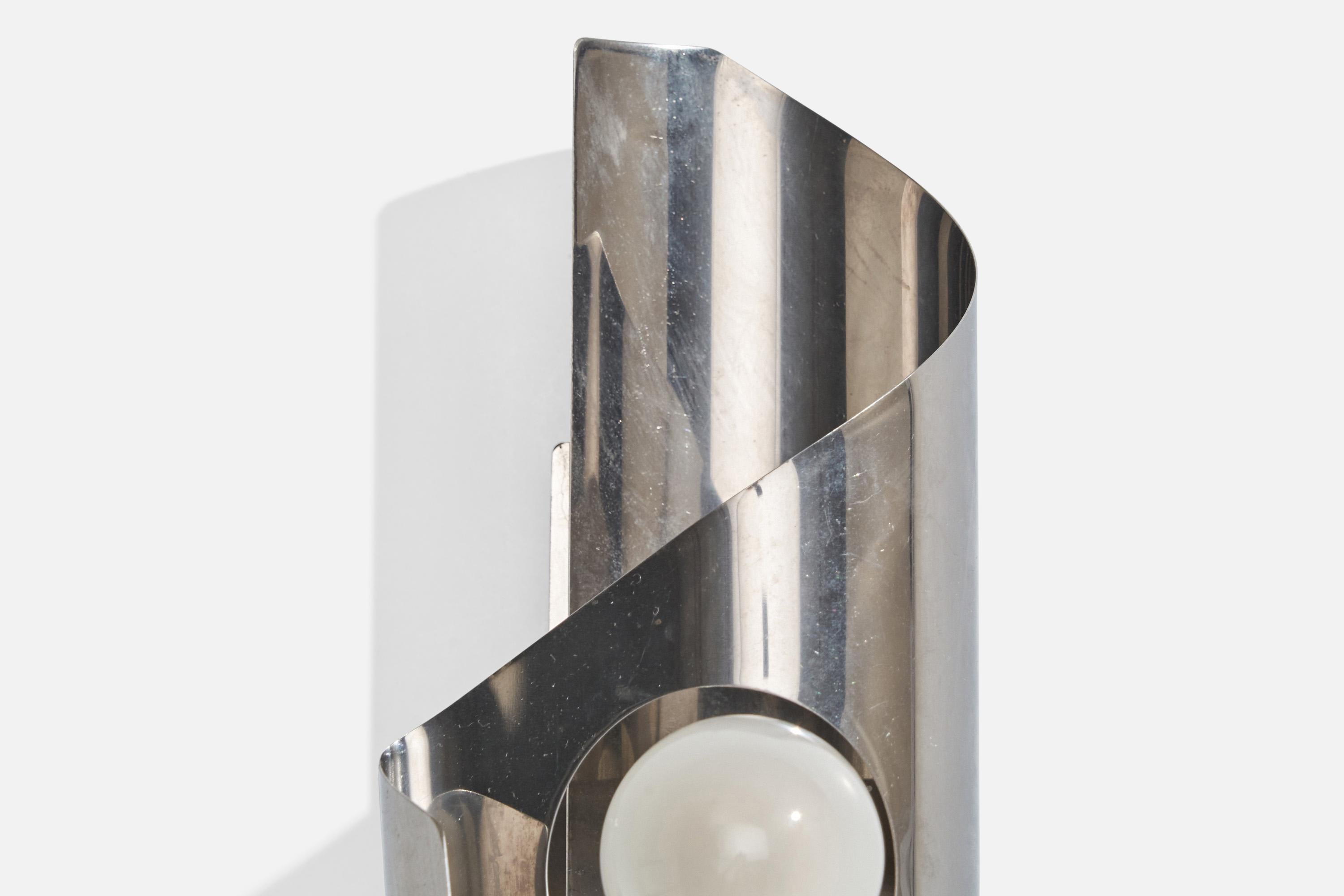 French Designer, Wall Lights, Metal, France, 1970s For Sale 4