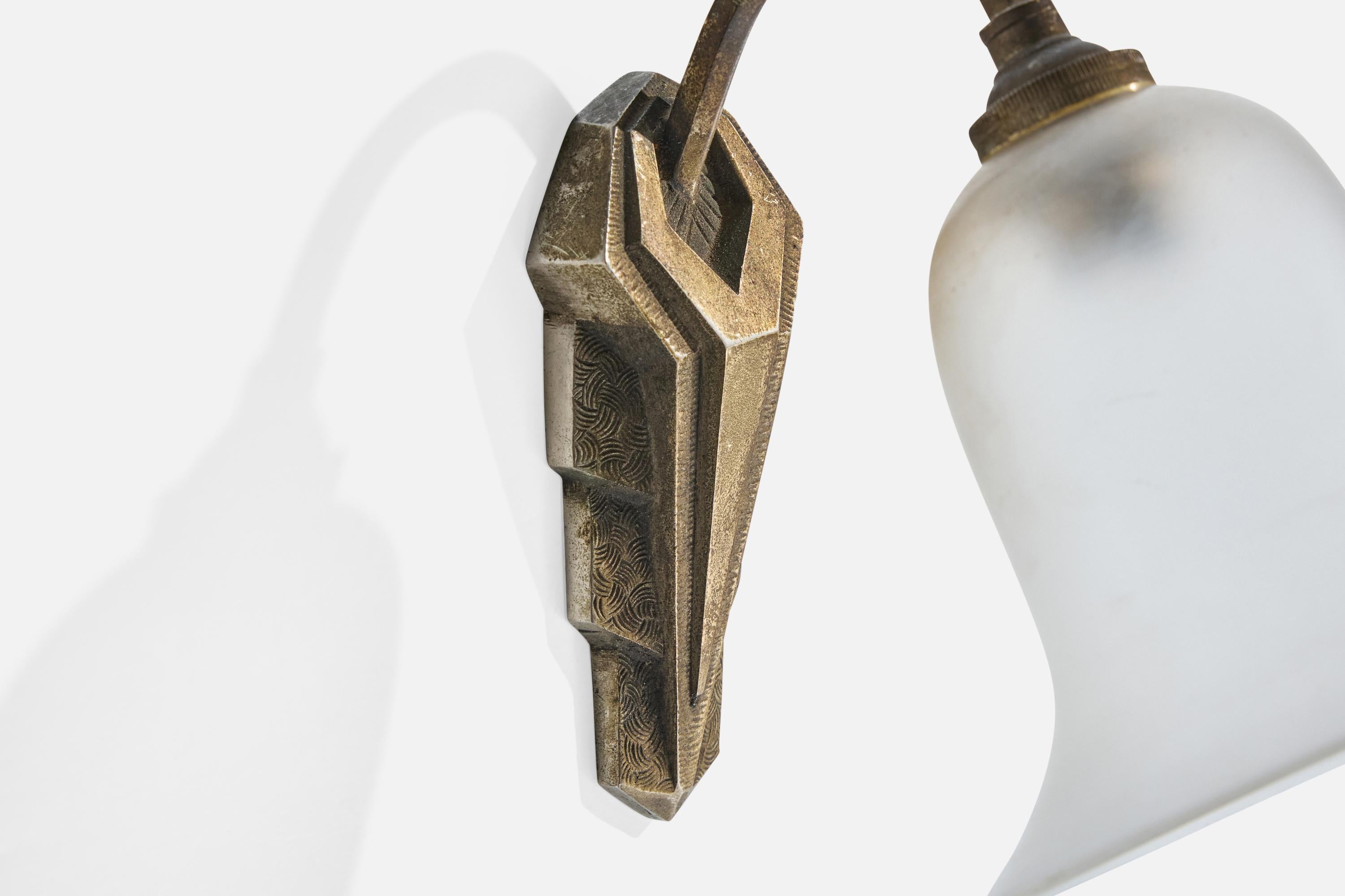 Designer francese, lampade da parete, metallo, vetro, Francia, anni '1930 in vendita 1