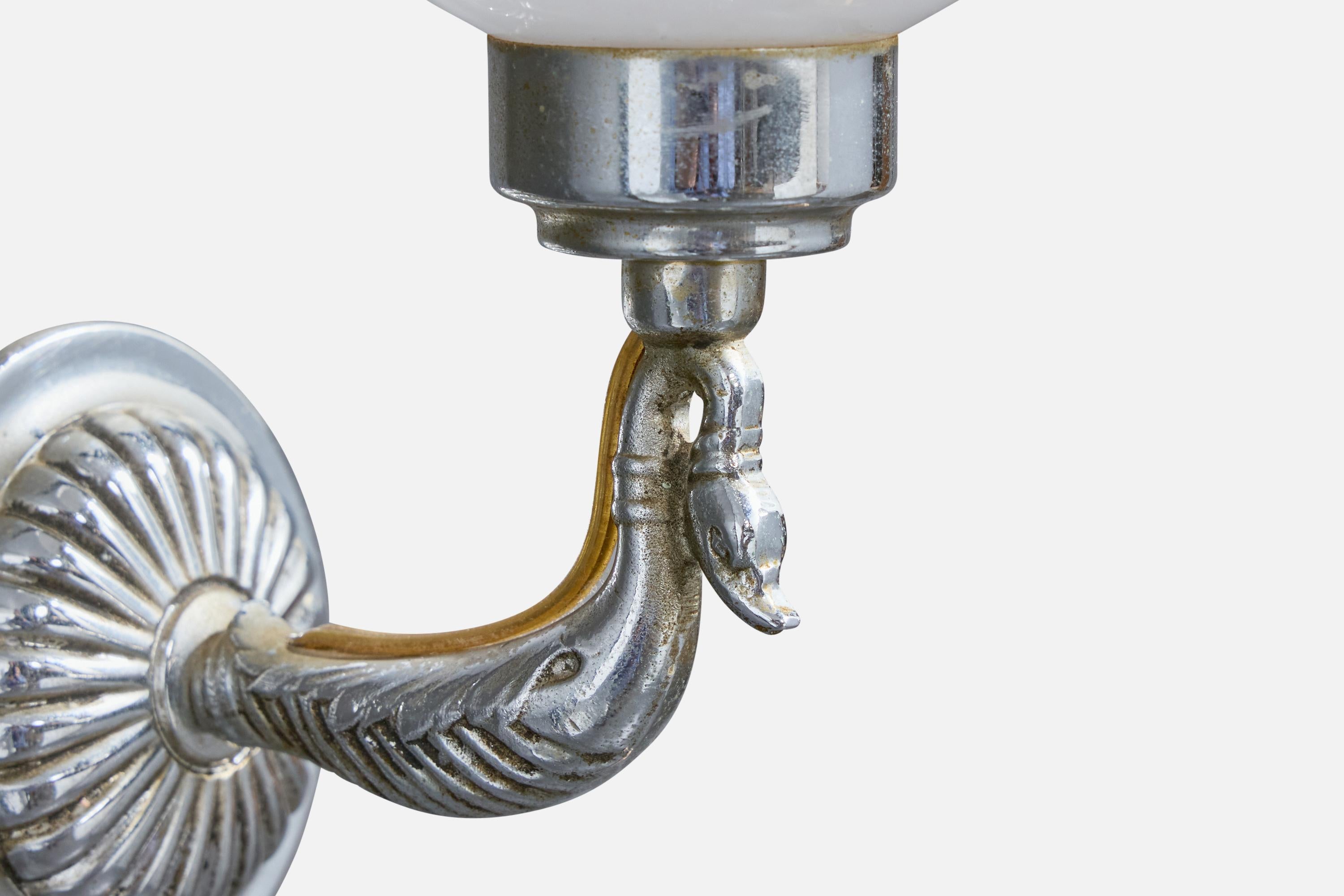 Designer français, appliques murales, métal, verre, France, années 1950 en vente 1