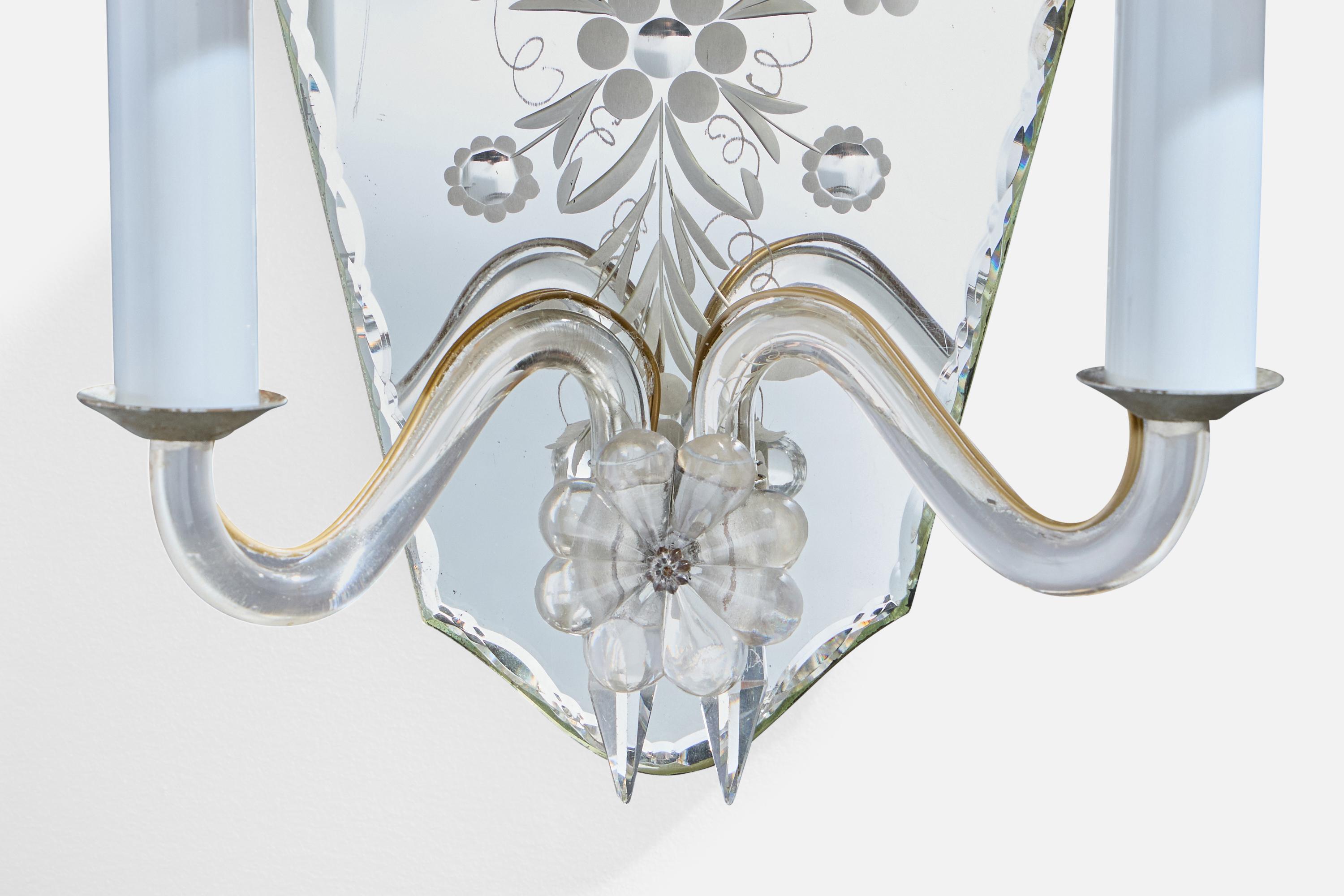 Milieu du XXe siècle Designer français, appliques, métal, miroir, verre, parchemin, France, années 1950