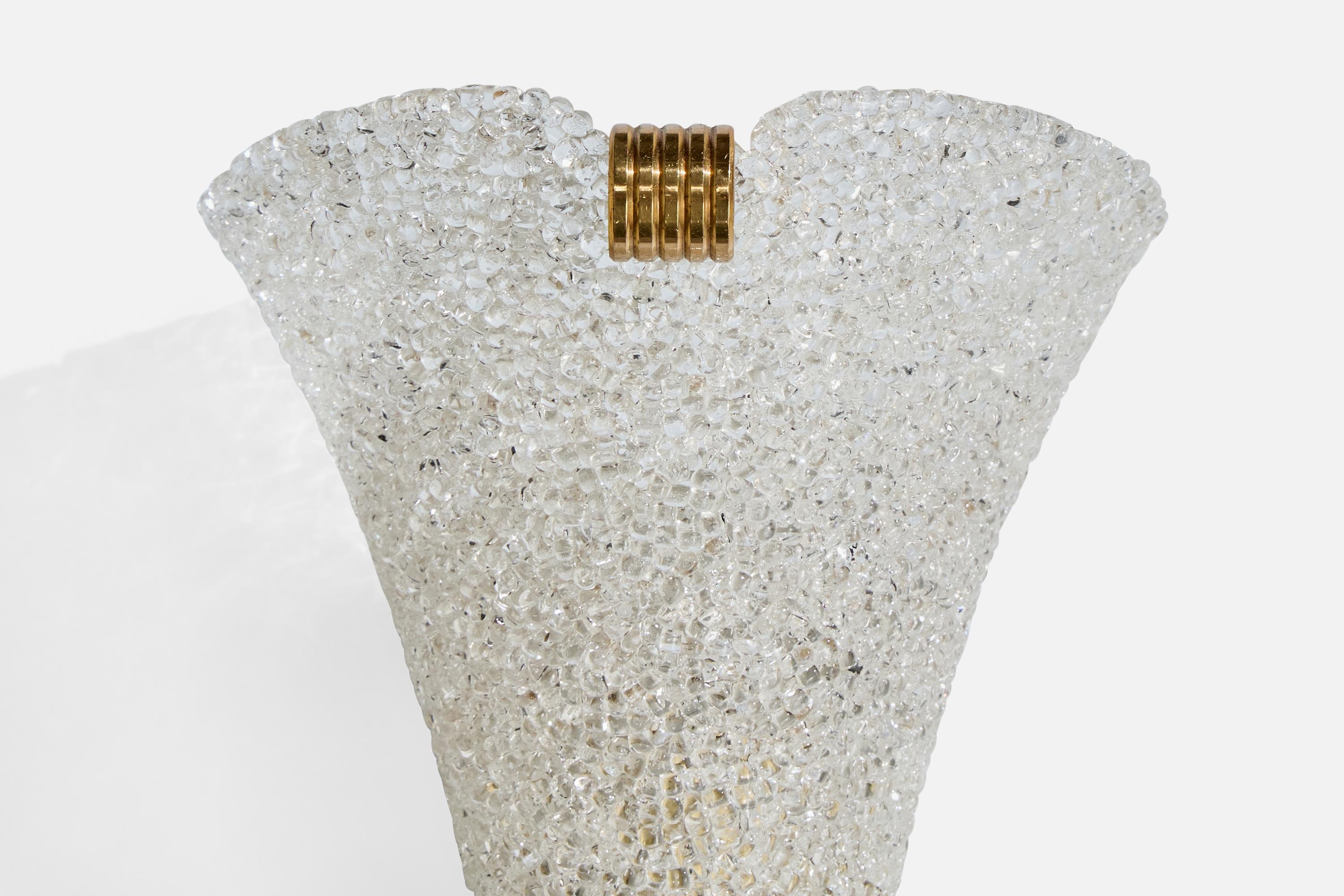 Französischer Designer, Wandleuchten, Kunstharz, Messing, Frankreich, 1960er Jahre im Angebot 3