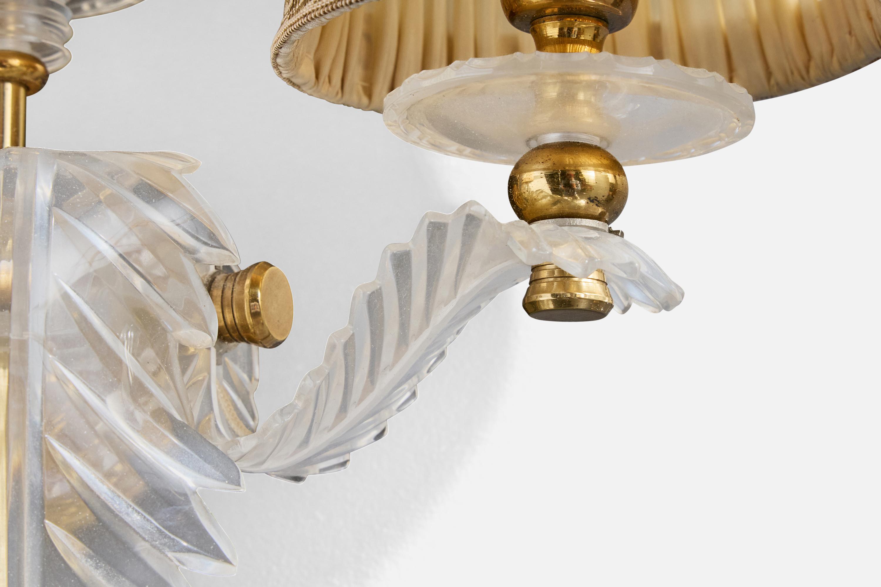 Designer francese, lampade da parete, plexiglass, ottone, tessuto, Francia, anni '70 in vendita 4