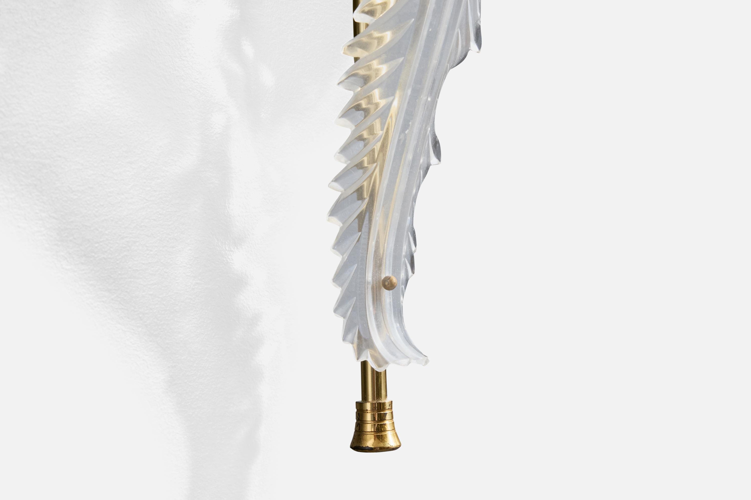 Designer francese, lampade da parete, plexiglass, ottone, tessuto, Francia, anni '70 in vendita 6