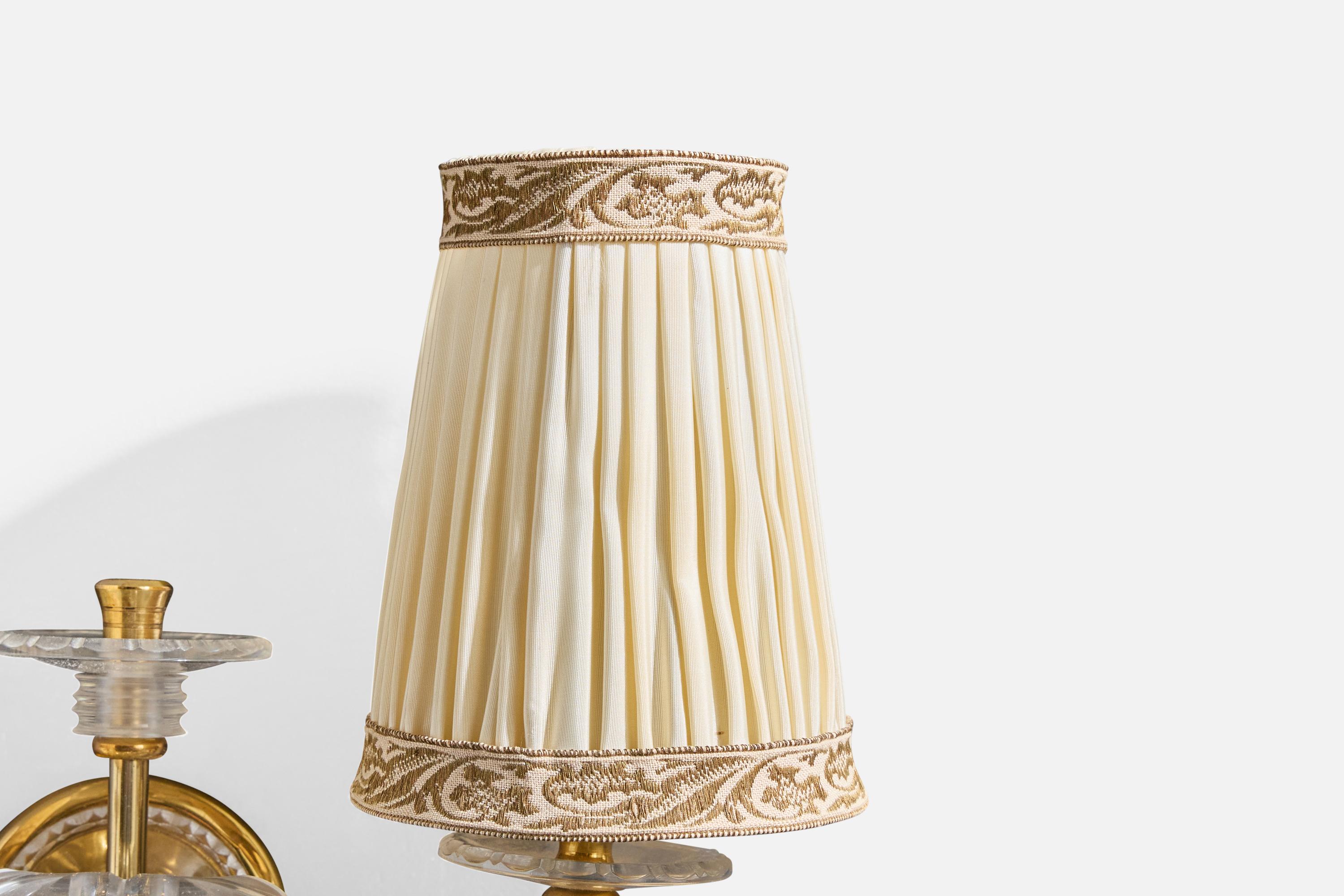 Designer francese, lampade da parete, plexiglass, ottone, tessuto, Francia, anni '70 in vendita 1