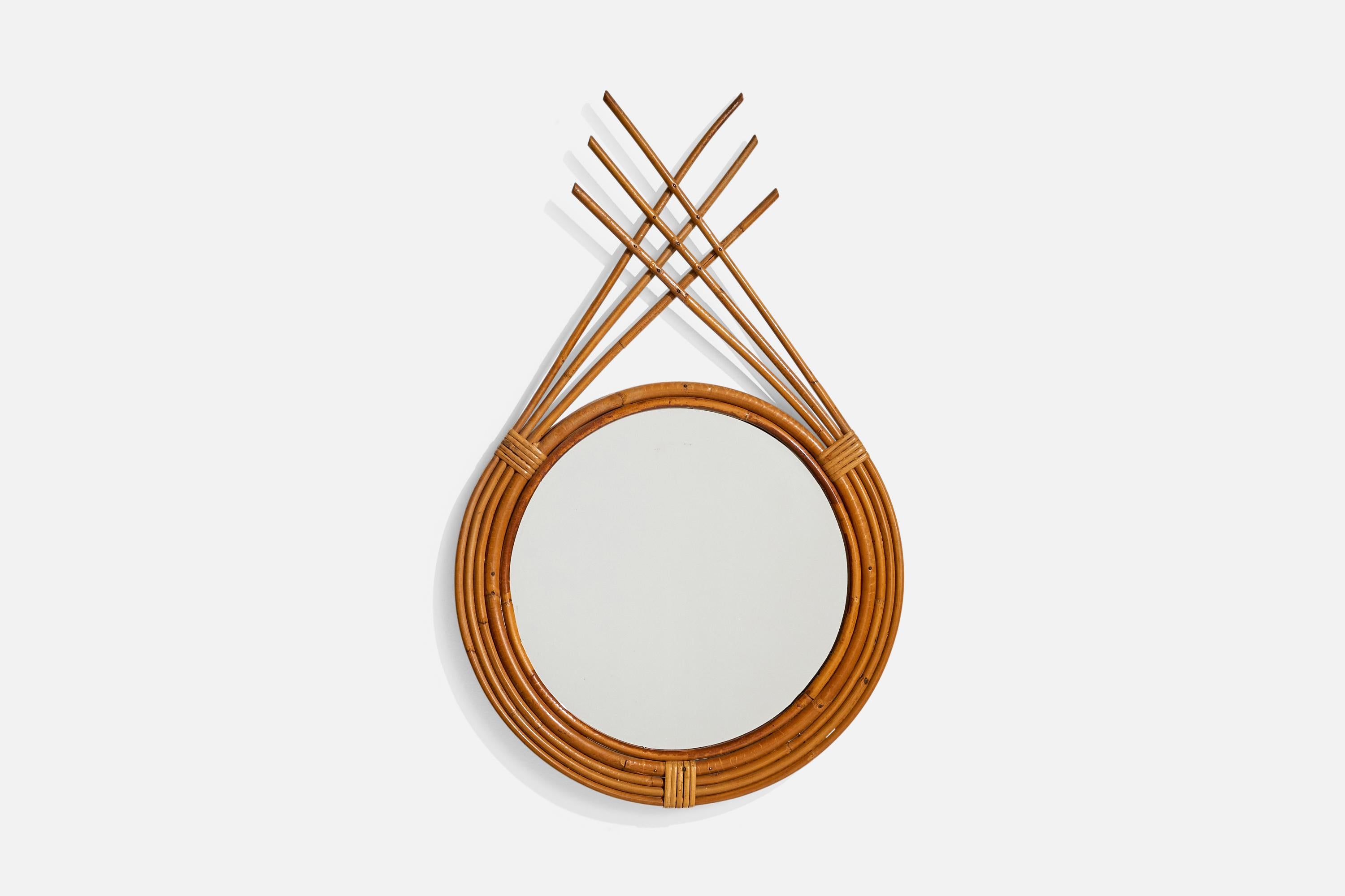 Wandspiegel aus Bambus und Rattan, entworfen und hergestellt in Frankreich, ca. 1960er Jahre.

Abmessungen: 21,5
