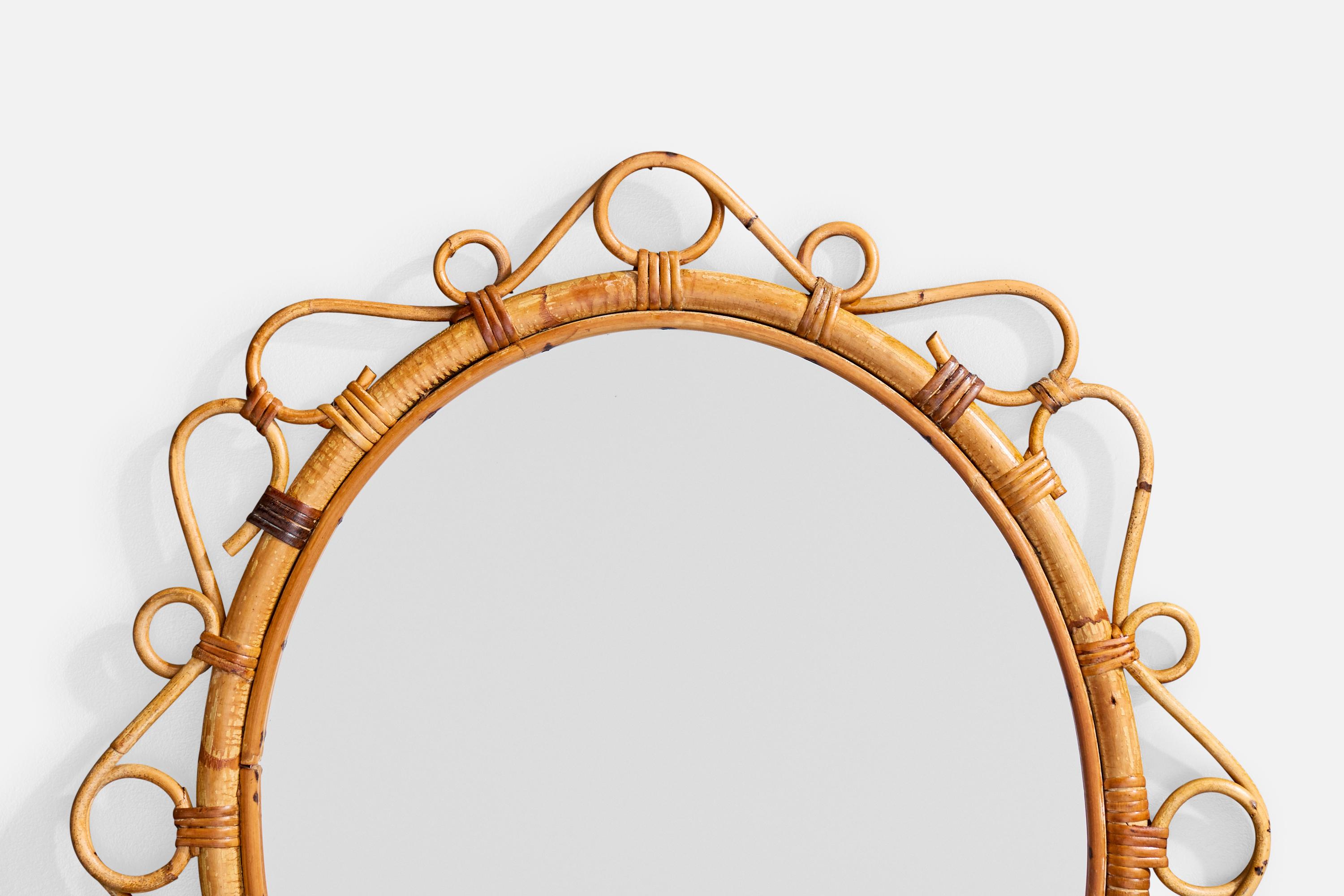 Specchio da parete di design francese, bambù, rattan, Francia, anni '1960 In condizioni buone in vendita a High Point, NC