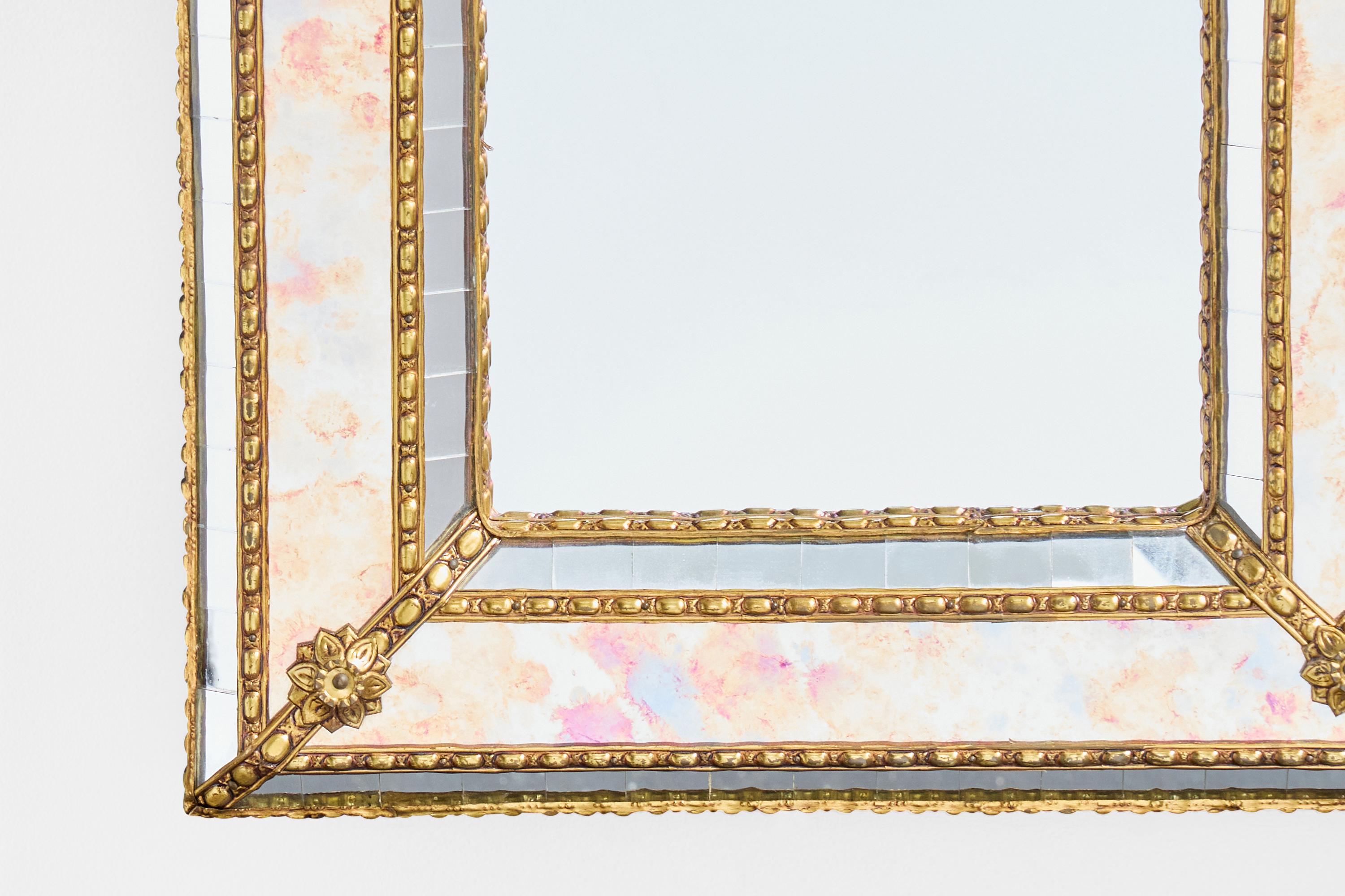 Specchio da parete di design francese, ottone, Francia, anni '1940 In condizioni buone in vendita a High Point, NC