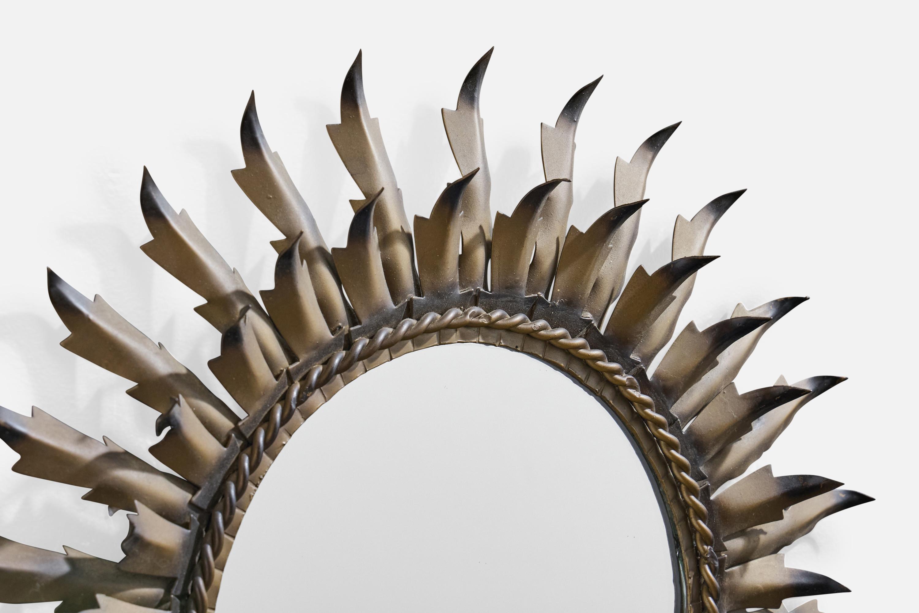 Französischer Designer, Wandspiegel, Metall, Frankreich, 1960er Jahre im Zustand „Gut“ im Angebot in High Point, NC