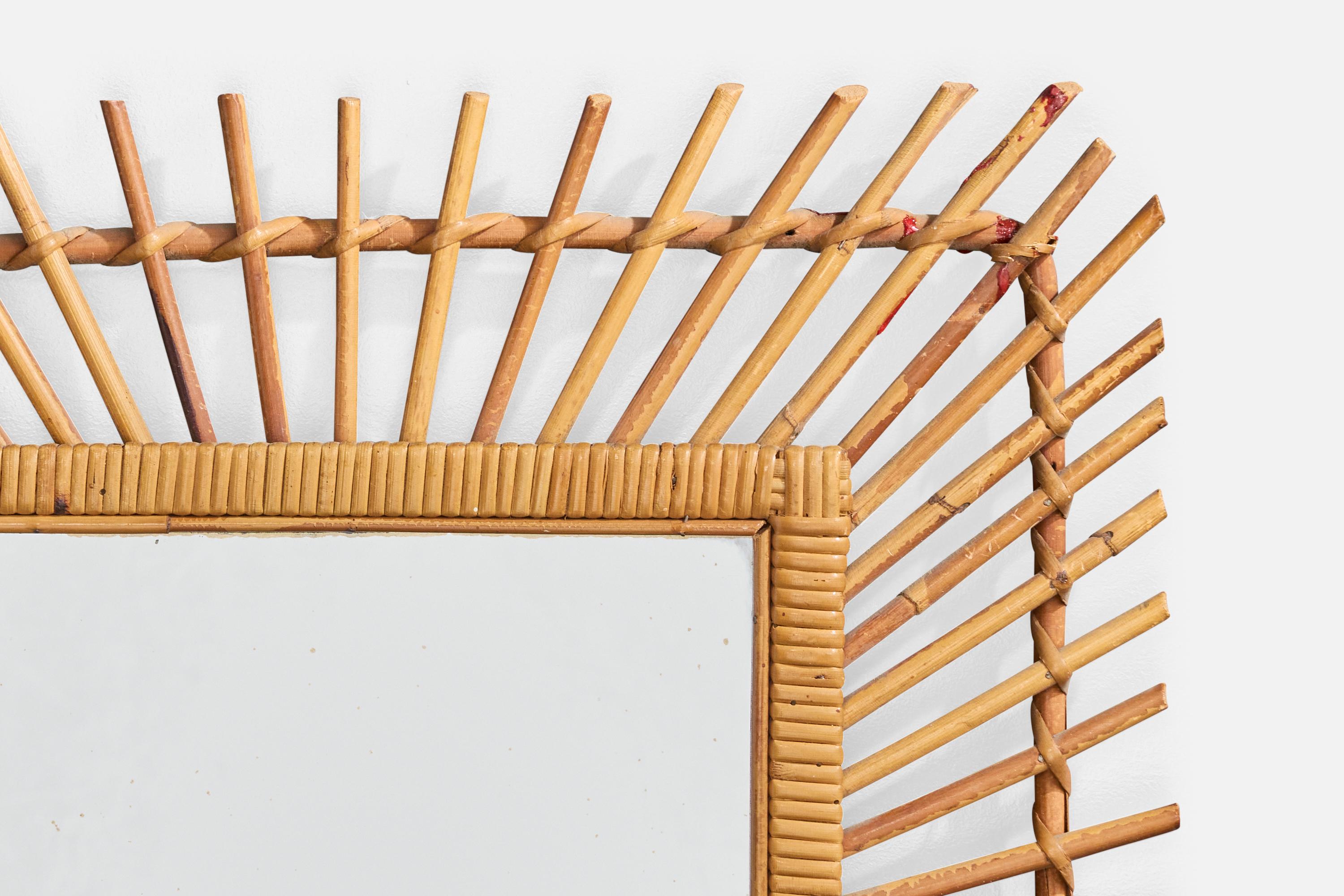 Specchio da parete di design francese, rattan, Francia, anni '60 In condizioni buone in vendita a High Point, NC