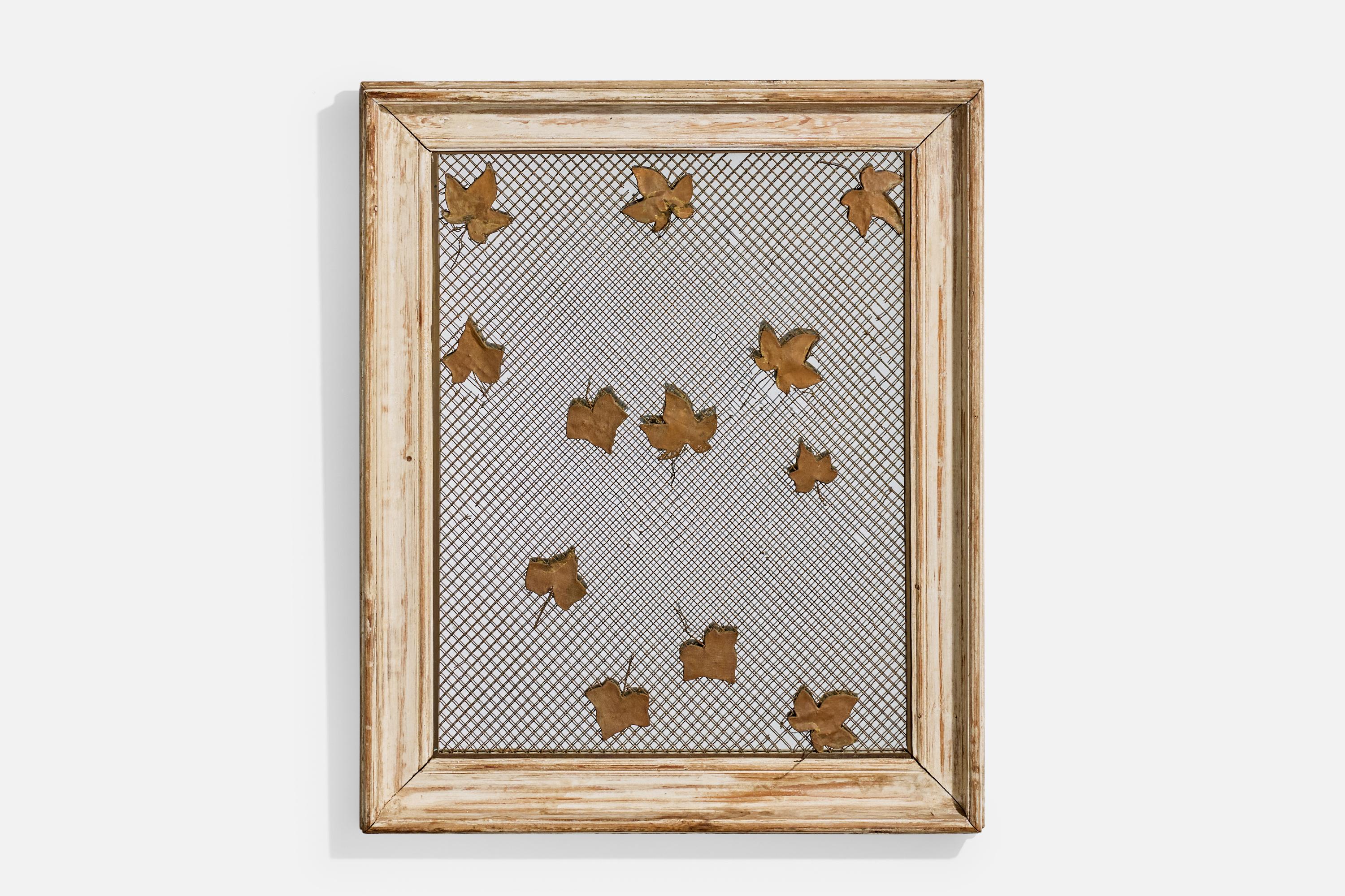 Specchio da parete in quercia cerata e metallo, probabilmente progettato e prodotto in Francia, negli anni '40 circa.

Provenienza: Rodolfo Machado e Jorge Silvetti

Ossidazione presente nel metallo

Usura coerente con l'età e l'uso

Dimensioni