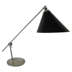 Th. Valentiner Mid Century Tischlampe hergestellt in Dänemark