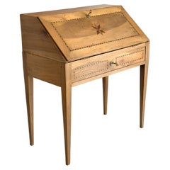 Bureau français  Secrétaire de la période Louis XVI (bureau de pénte)