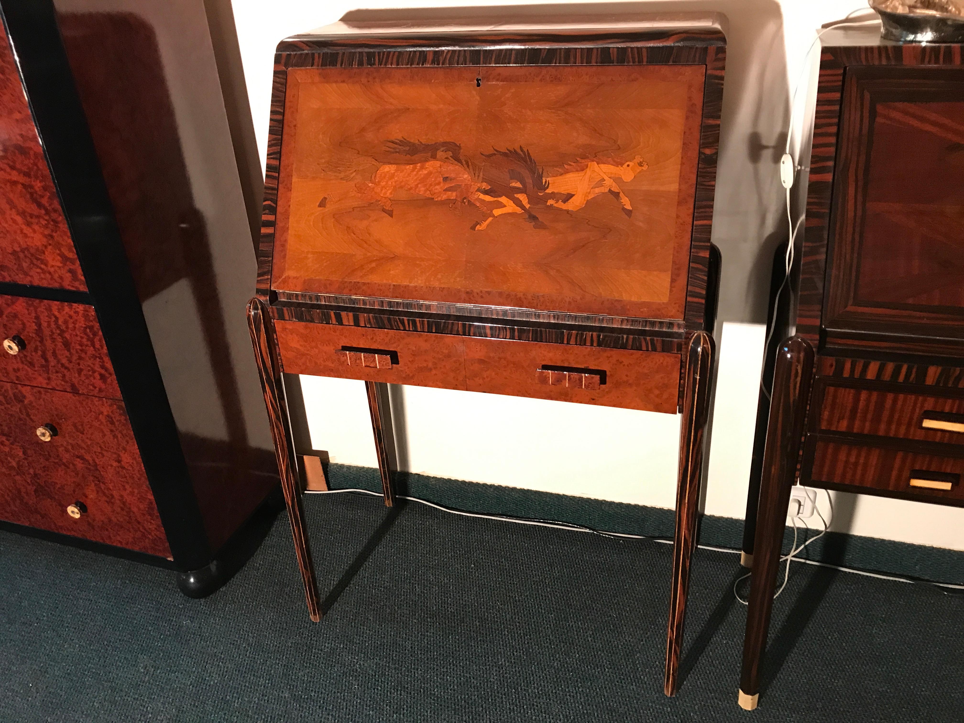 French Desk with Horses in Wood, 1920 For Sale 3