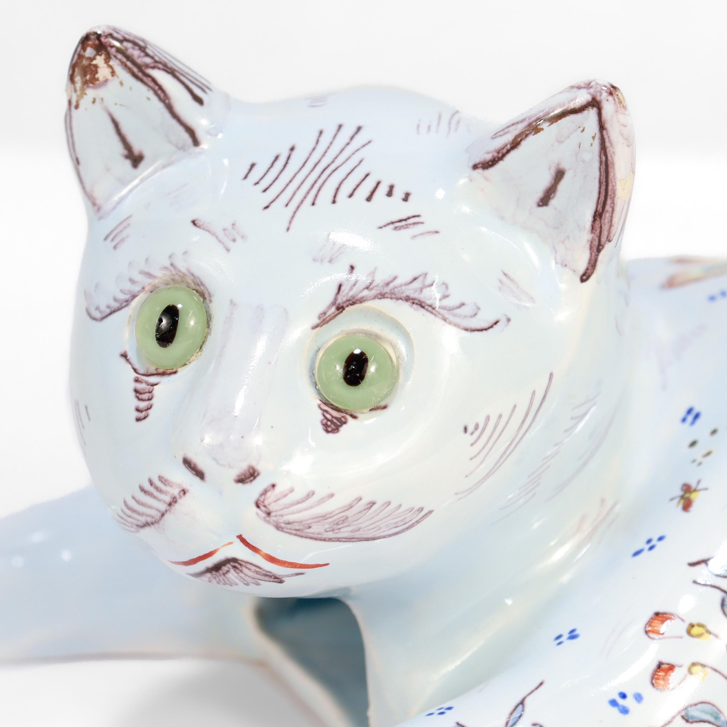 Jarrón o Bouquetière de pared en loza francesa de Desvres con forma de gato, de Geo Martel en venta 3
