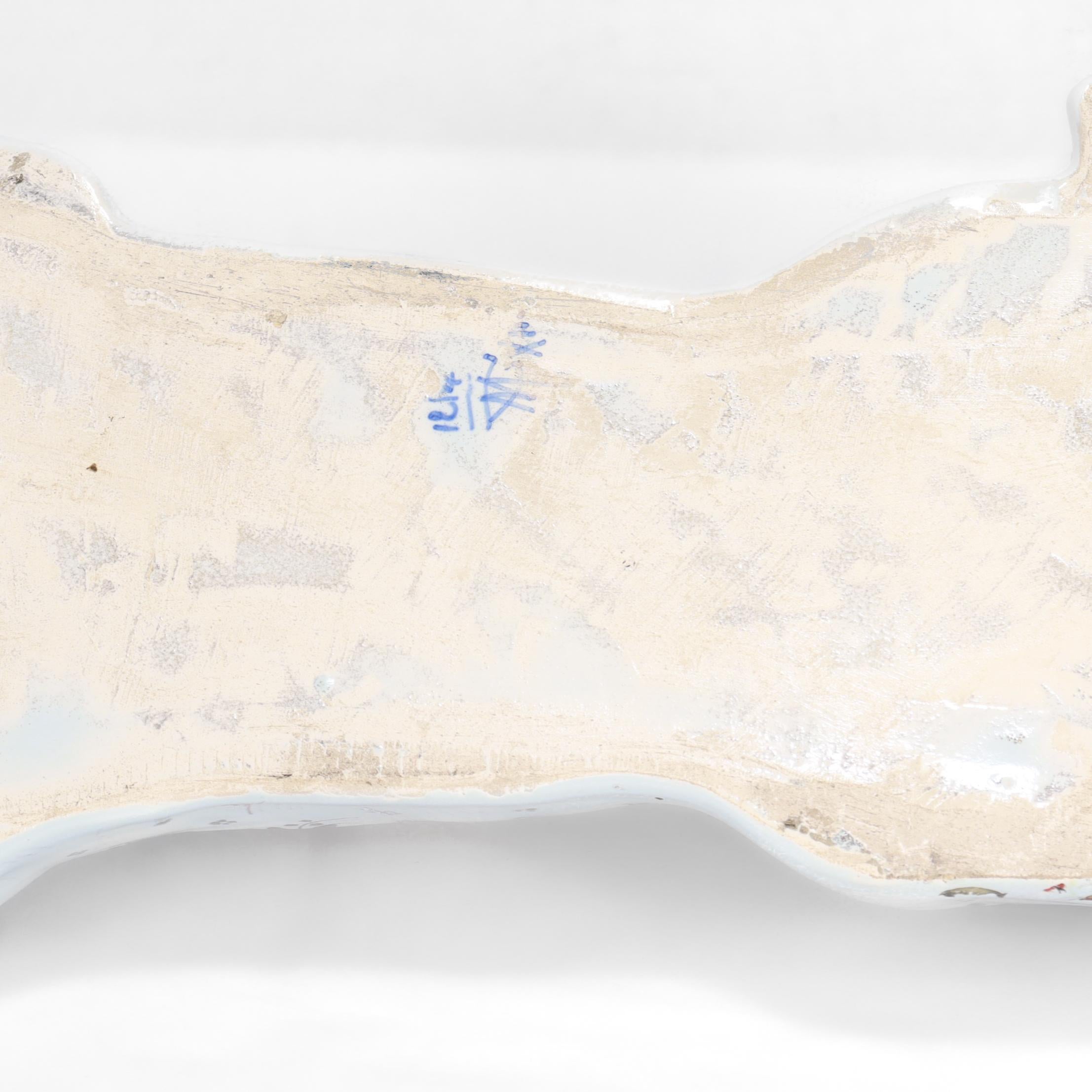 Jarrón o Bouquetière de pared en loza francesa de Desvres con forma de gato, de Geo Martel en venta 5