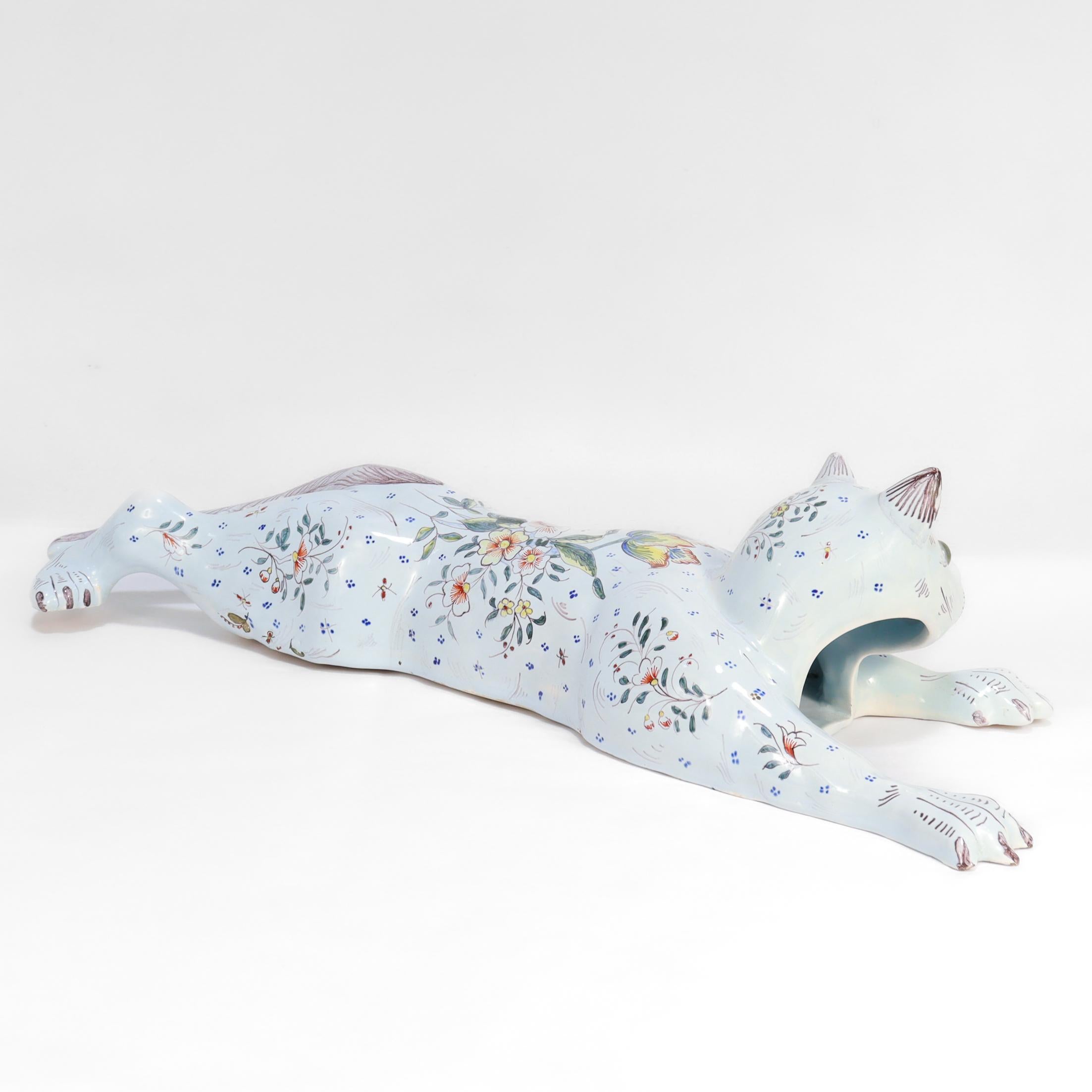 Jarrón o Bouquetière de pared en loza francesa de Desvres con forma de gato, de Geo Martel en venta 1