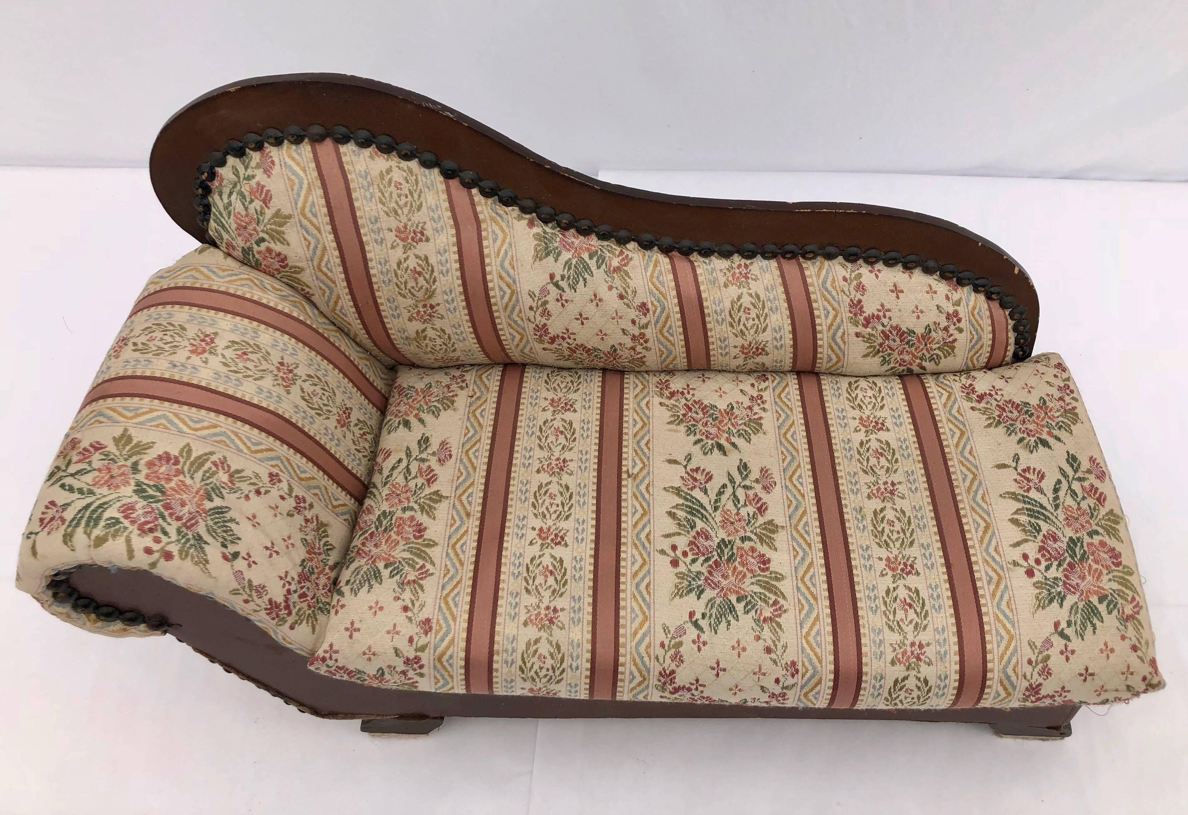 French Detailed Wood Doll Sofa Covered in Silk Fabric with Fabric Tacks and Feet In Good Condition For Sale In Petaluma, CA