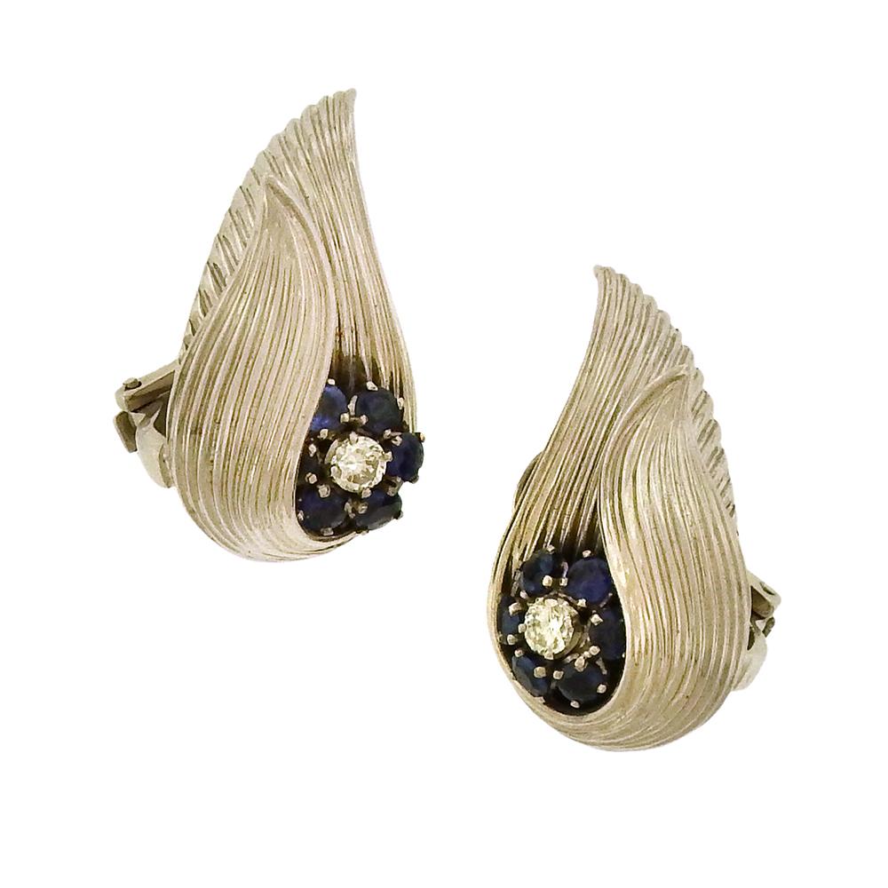 French Diamond and Sapphire Clip-On Earrings In Excellent Condition For Sale In New York, NY