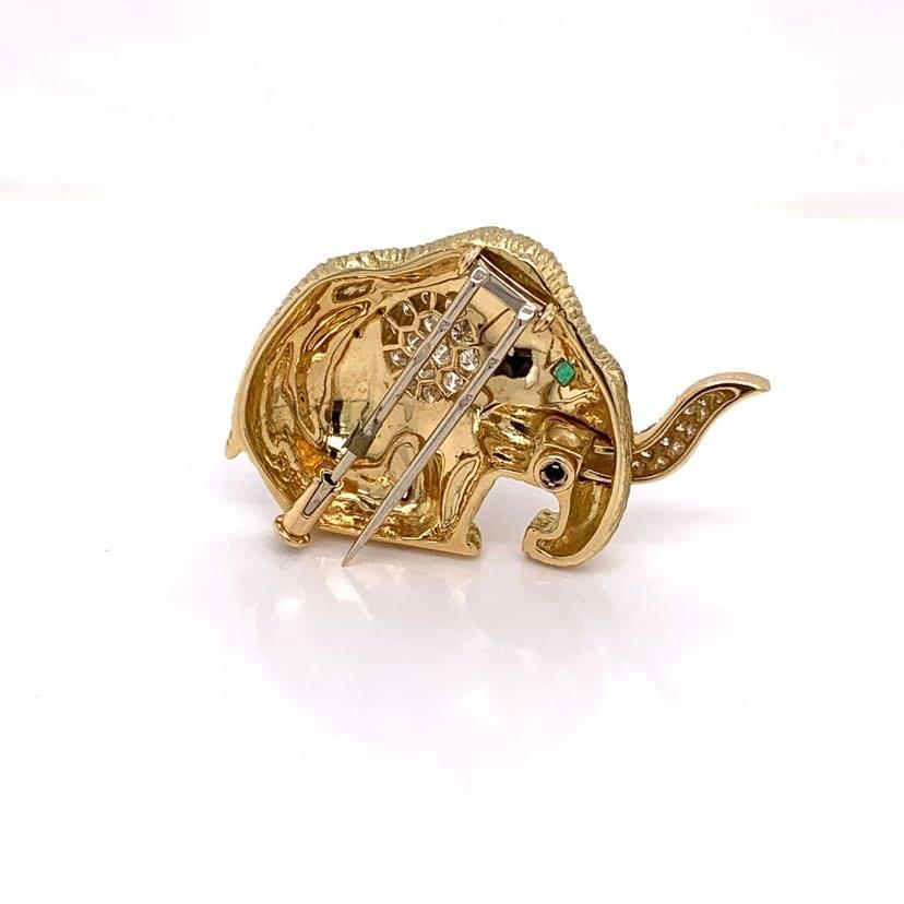 Round Cut French Diamond Emerald Gold Elephant Pin-Brooch For Sale