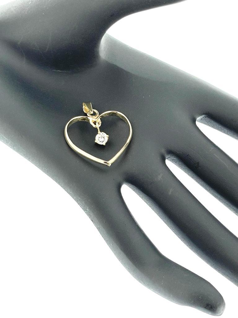 French Diamond Solitaire Heart Pendant Yellow Gold In Good Condition For Sale In Esch-Sur-Alzette, LU