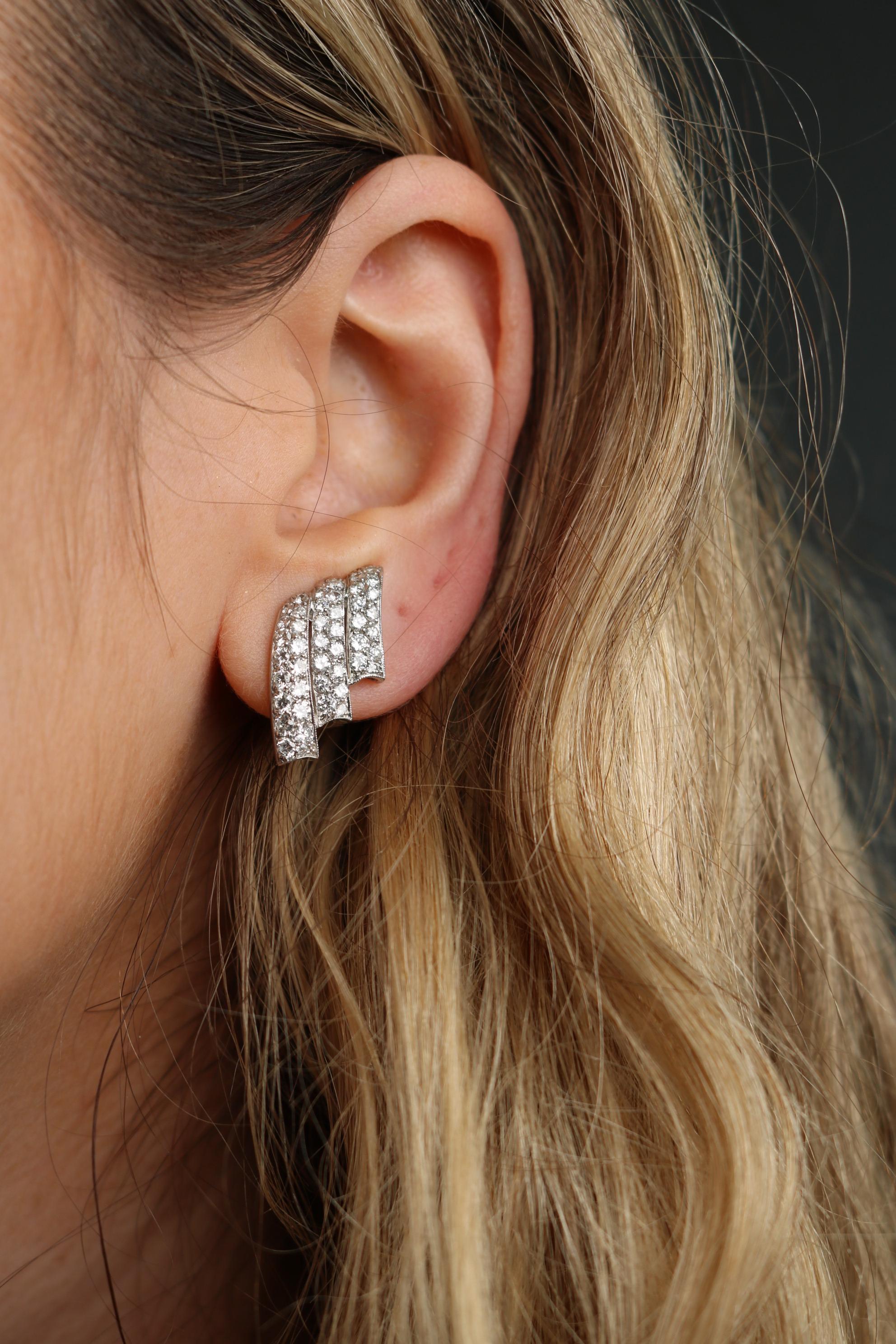 Orecchini con diamanti francesi in oro bianco 18 carati ~2ctw Diamanti in vendita 1