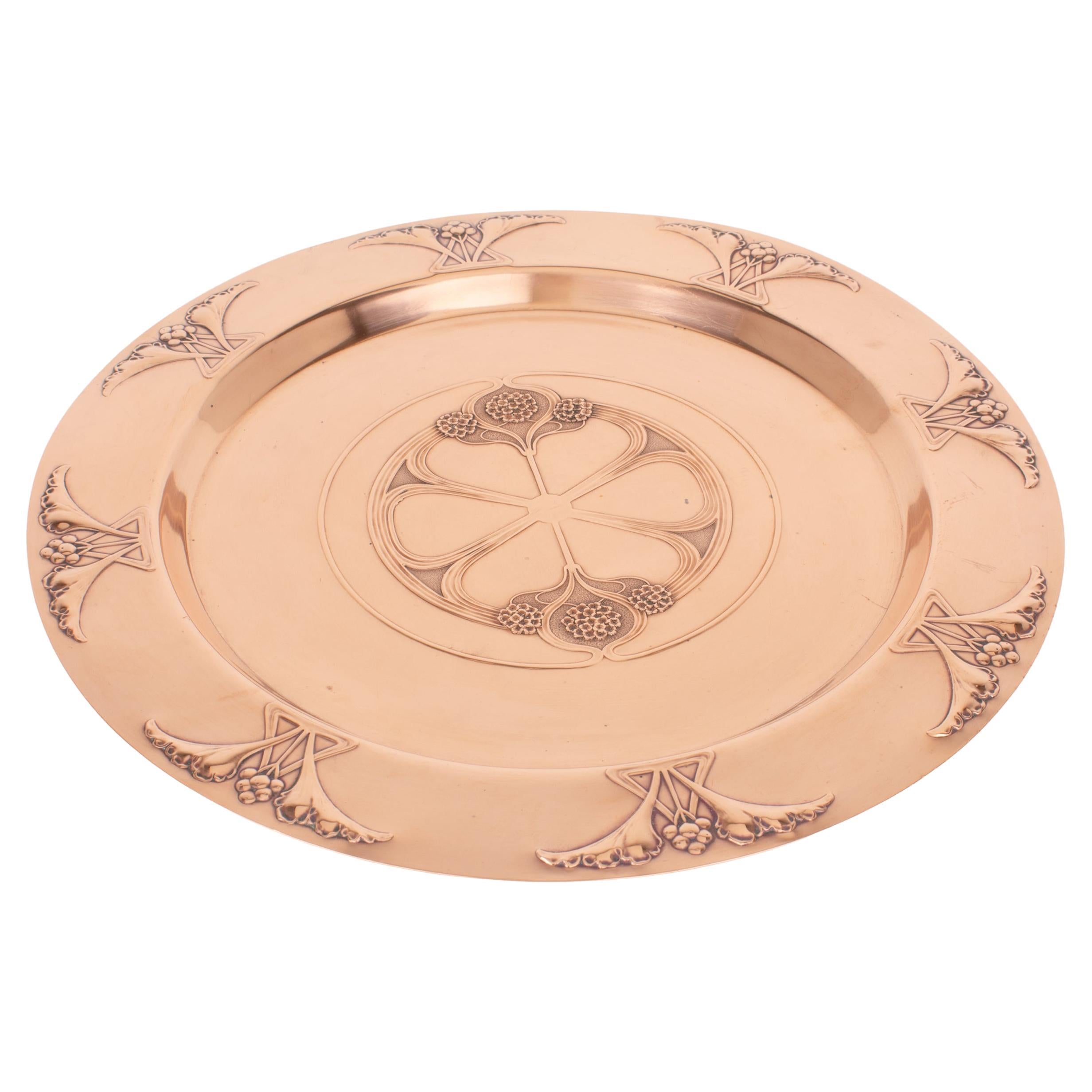 French Dinanderie Art Nouveau Copper Platter Centerpiece or Tray, circa 1910 For Sale
