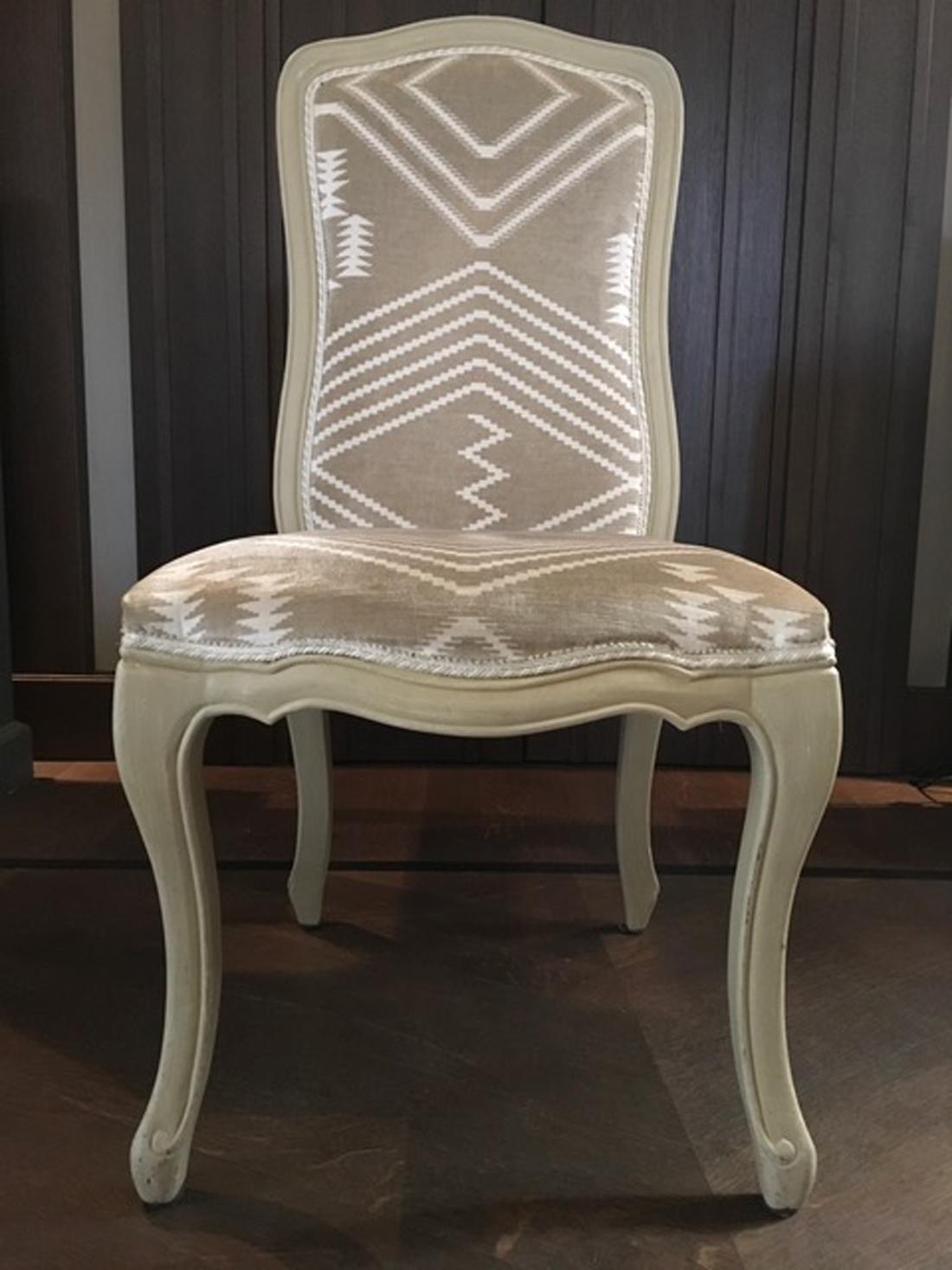 French Provincial Pair Dining Chairs  In Excellent Condition For Sale In Brescia, IT