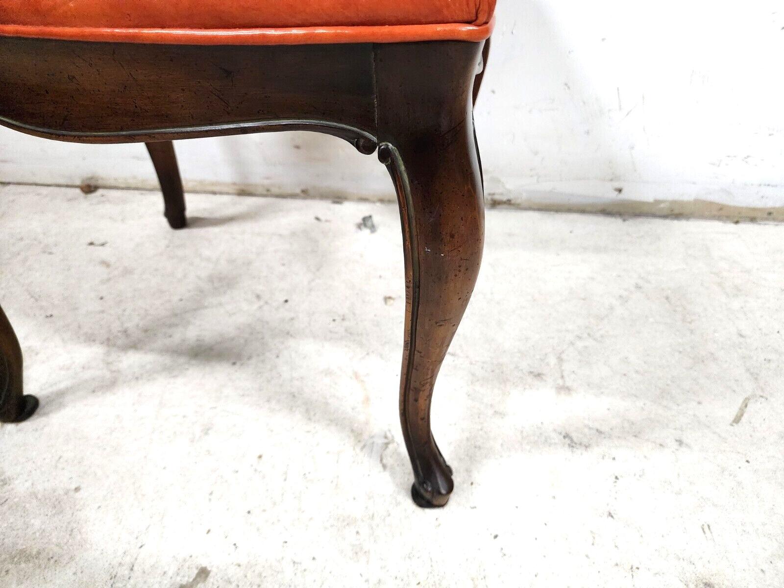 Chaises de salle à manger françaises Chambly Vintage en cuir par HICKORY CHAIR Co en vente 4