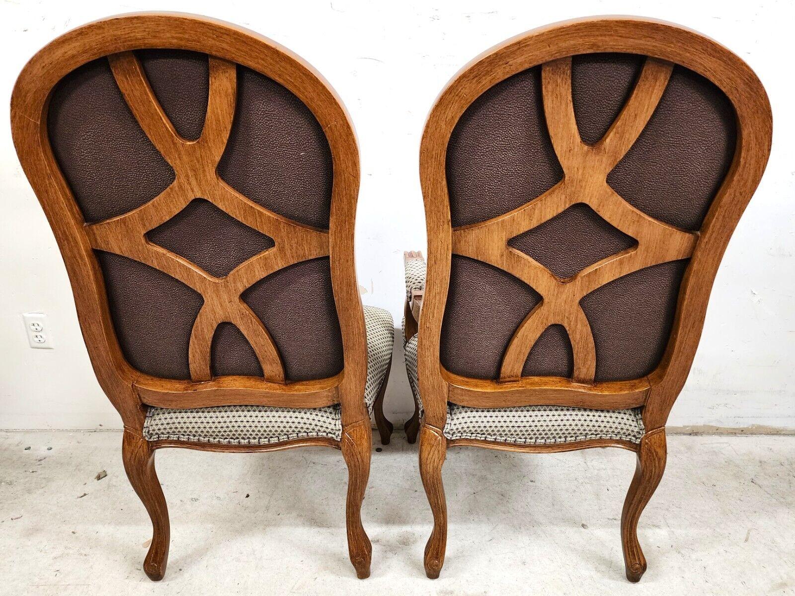French Dining Chairs Louis XV Oversized, Set of 10 Bon état - En vente à Lake Worth, FL