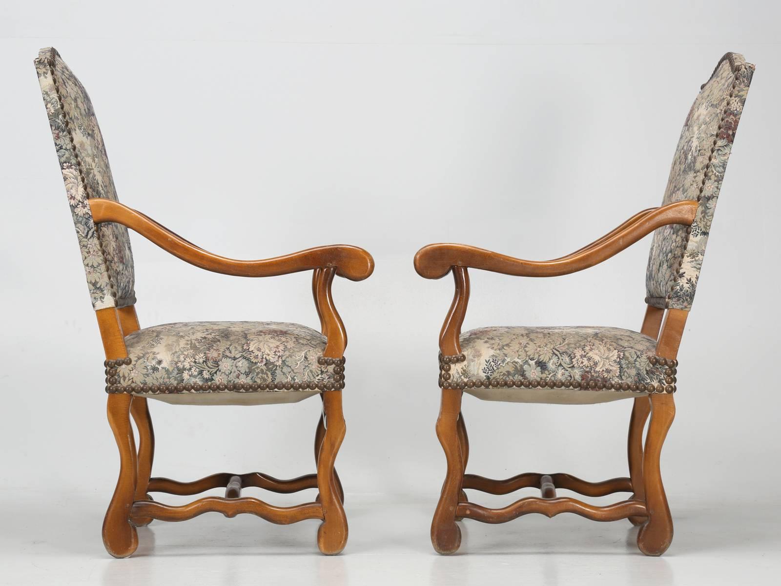 Französische Esszimmerstühle, Sechser-Set im Stil von Os De Mouton mit (2) Sesseln im Angebot 8