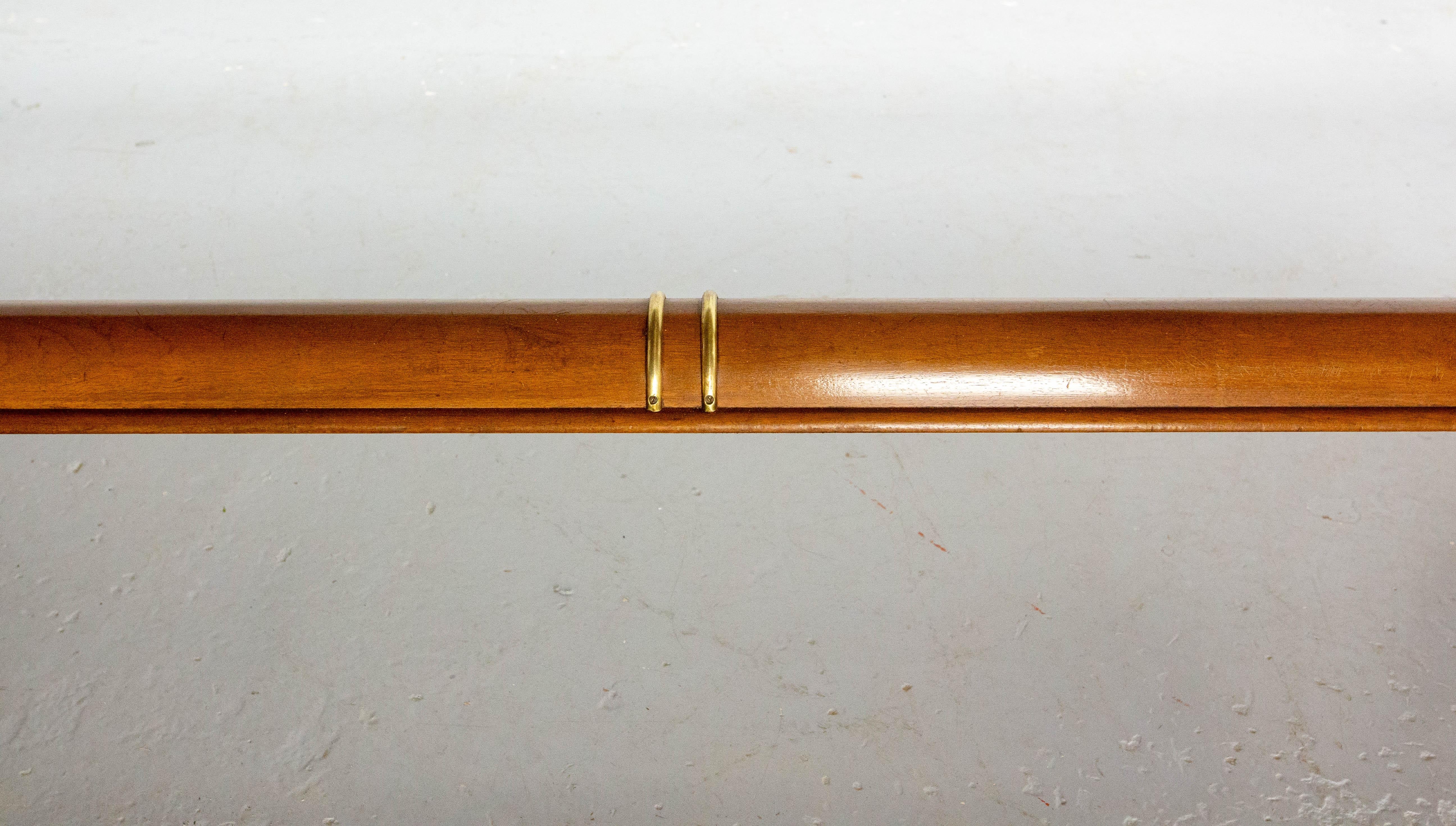 Table à rallonge de salle à manger en merisier et plateau à motifs de diamants en laiton, circa 1960 en vente 4