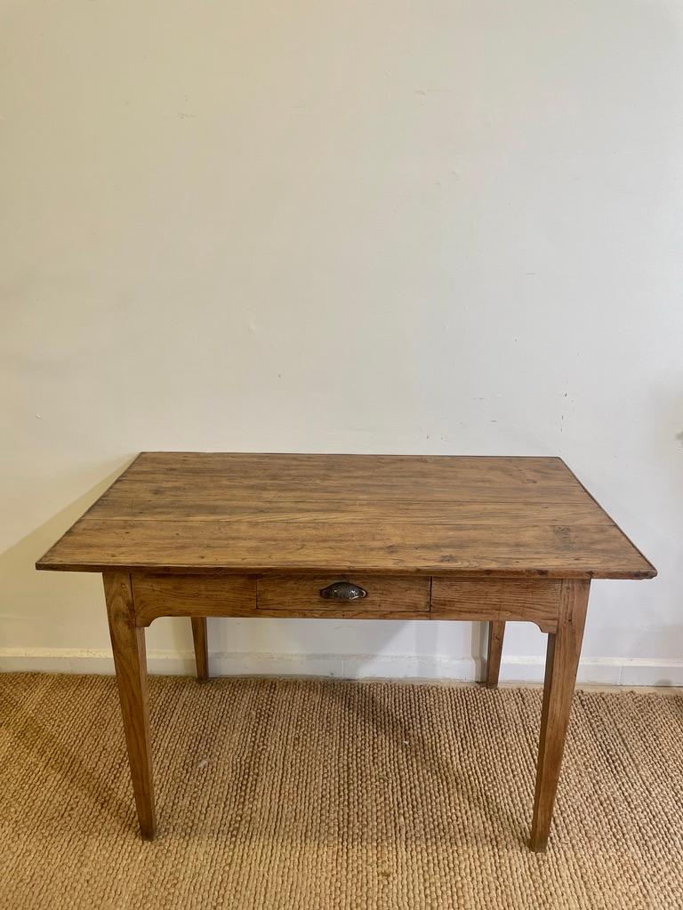 An authentic French country farm house harvest work table with attractive beautifully aged warm rustic patina. circa 1900.
Created in Provincial France in the early XX century, likely Southern France near the Mediterranean.
Great condition,