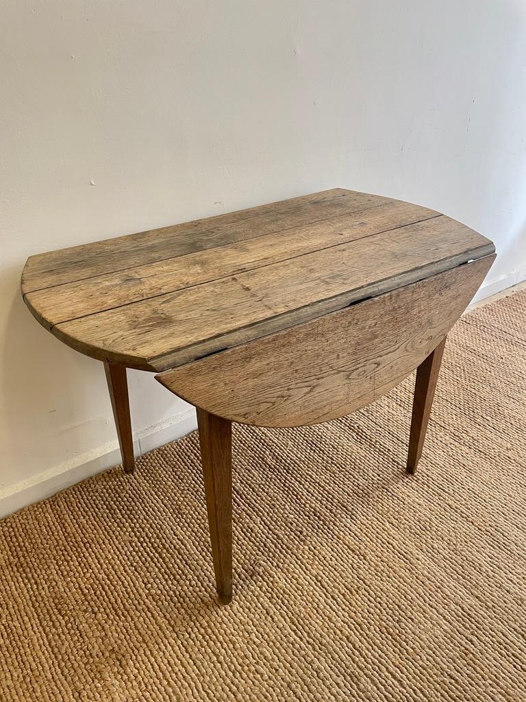 Oak French dining Table, Mid 20th Century For Sale