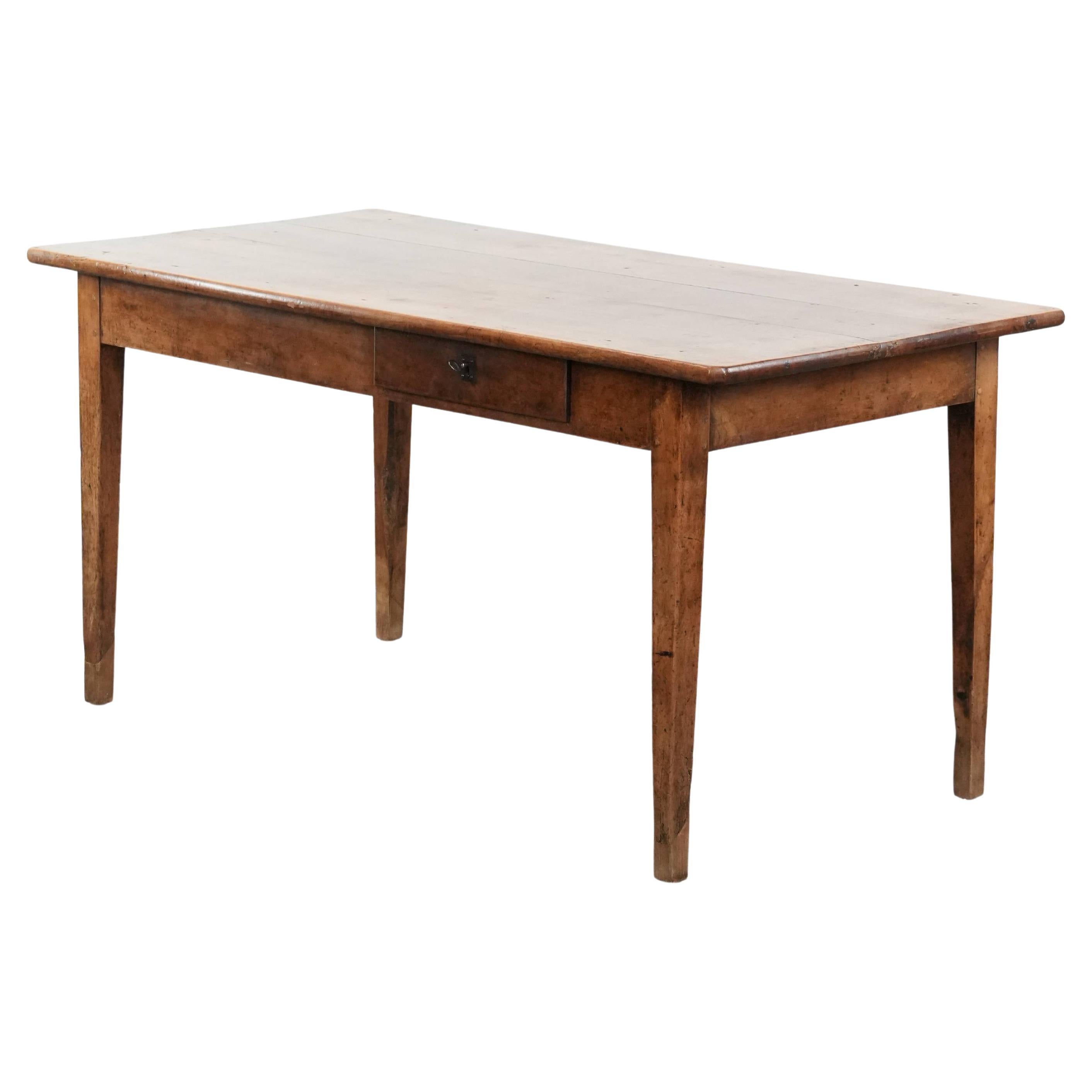 French dining table made of fruitwood from the early 19th century