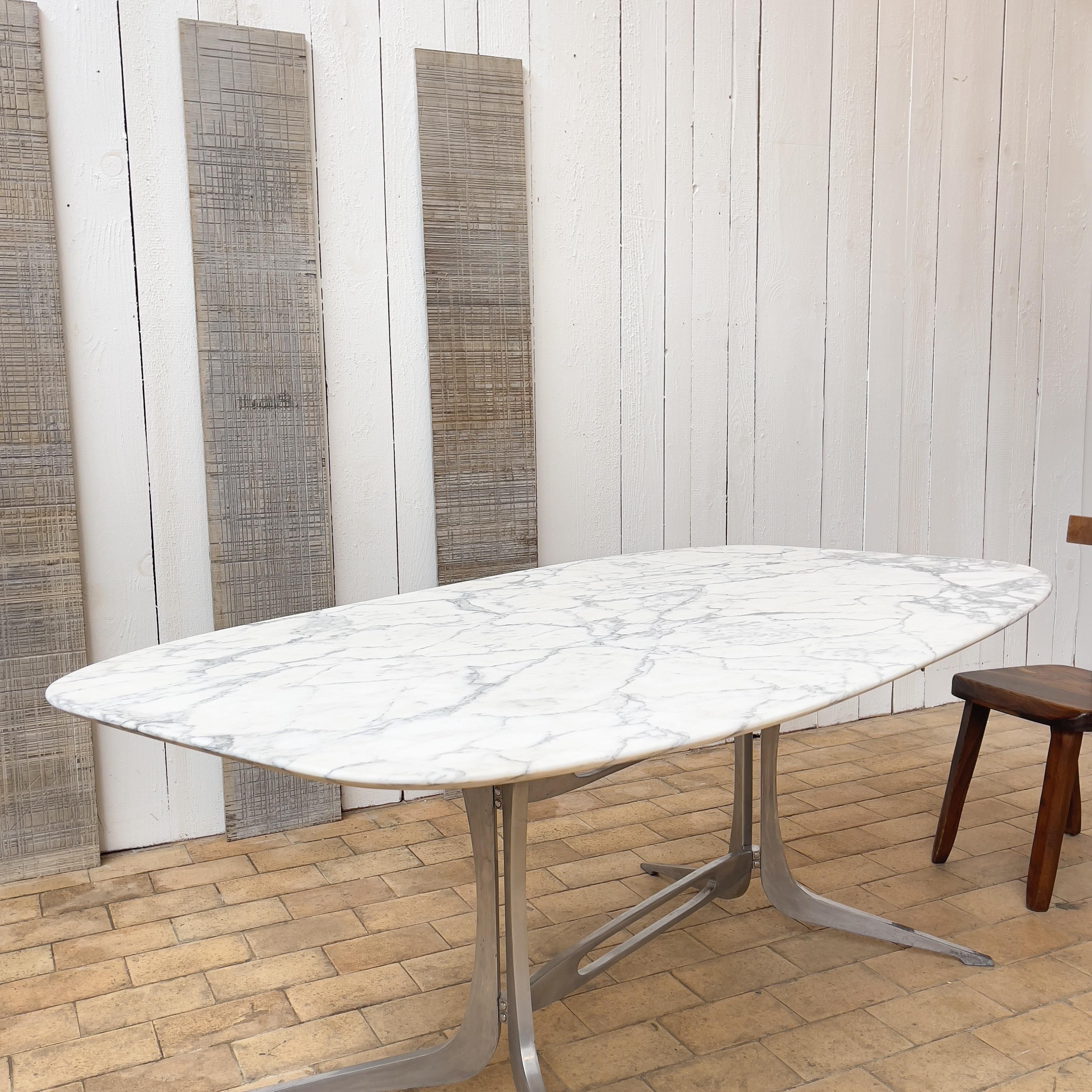 Table Pierre Pichard marble and cast aluminum edition Ligne Roset 1970
Base in cast aluminum and marble top.
Good condition.