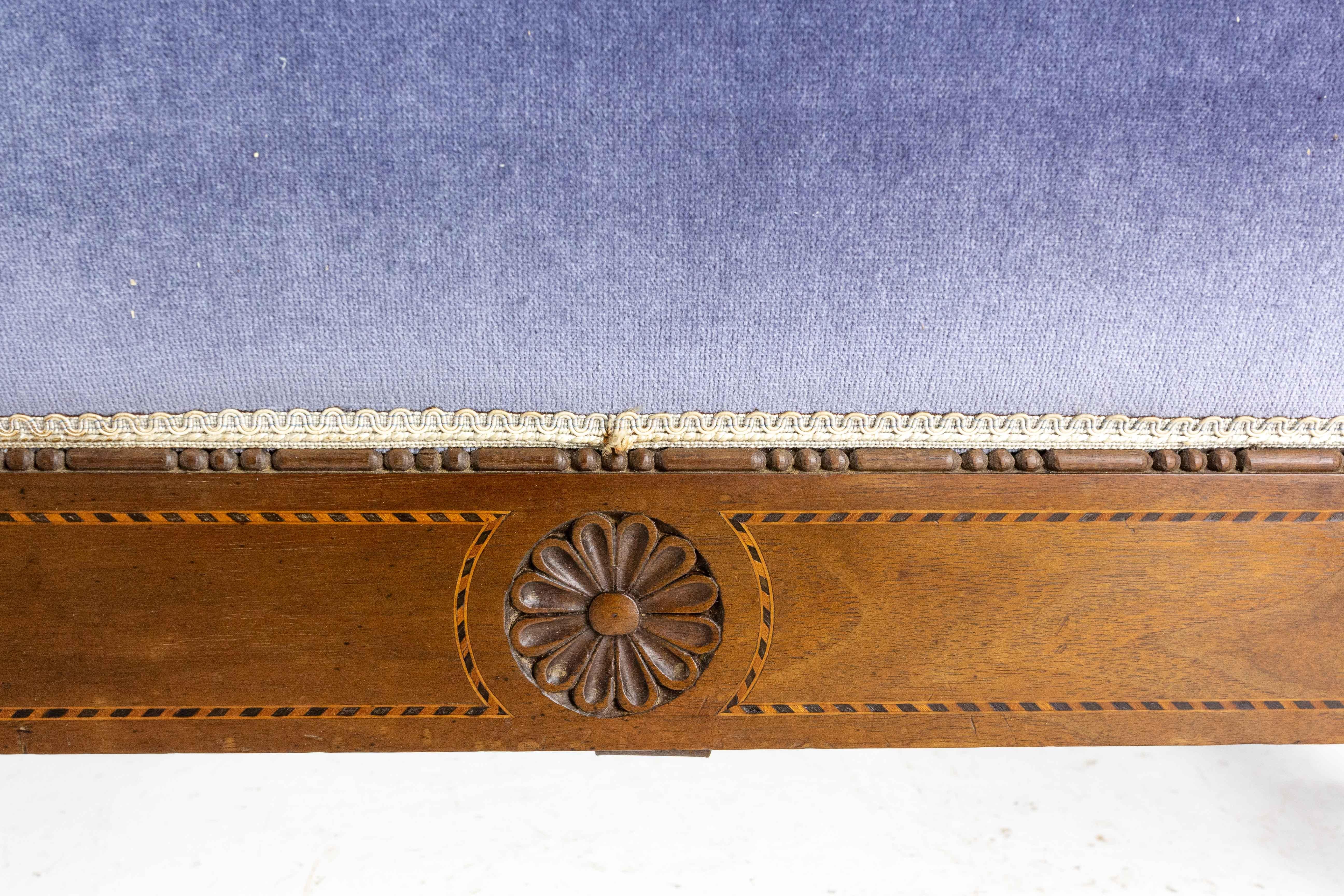 French Directoire walnut Sofa Banquette Carved and Inlayed, Early 19th Century For Sale 4