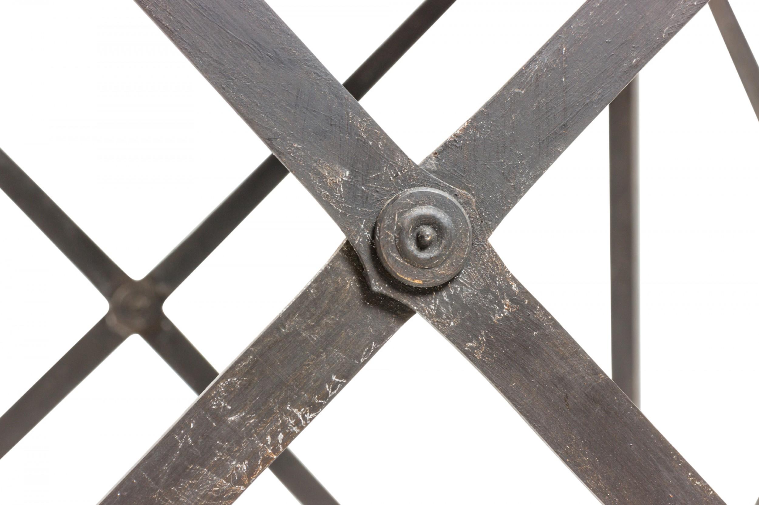 20ième siècle Table d'appoint en bronze directoire français à plateau en marbre en vente