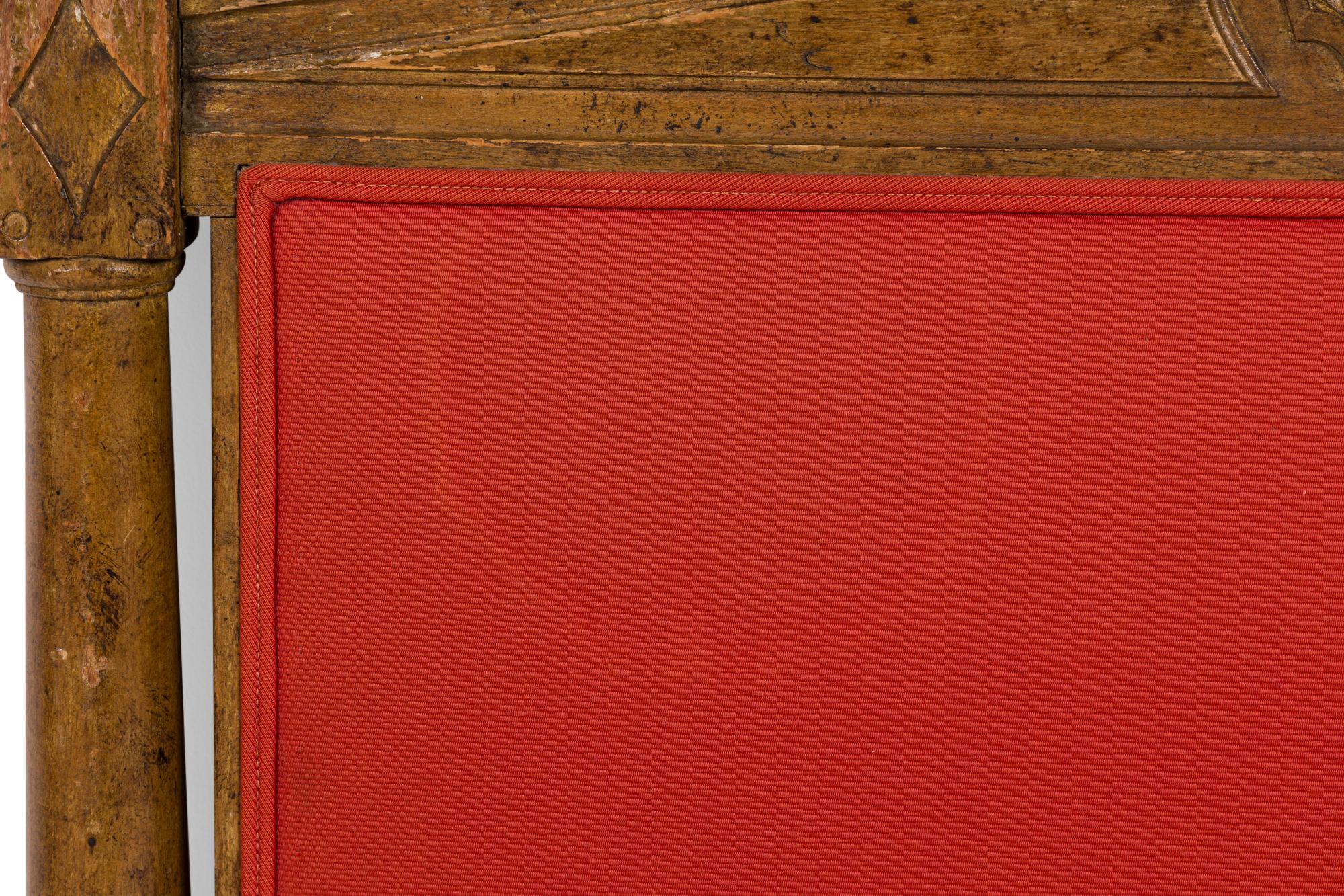 French Directoire Carved Wood and Red Upholstered Daybed For Sale 1