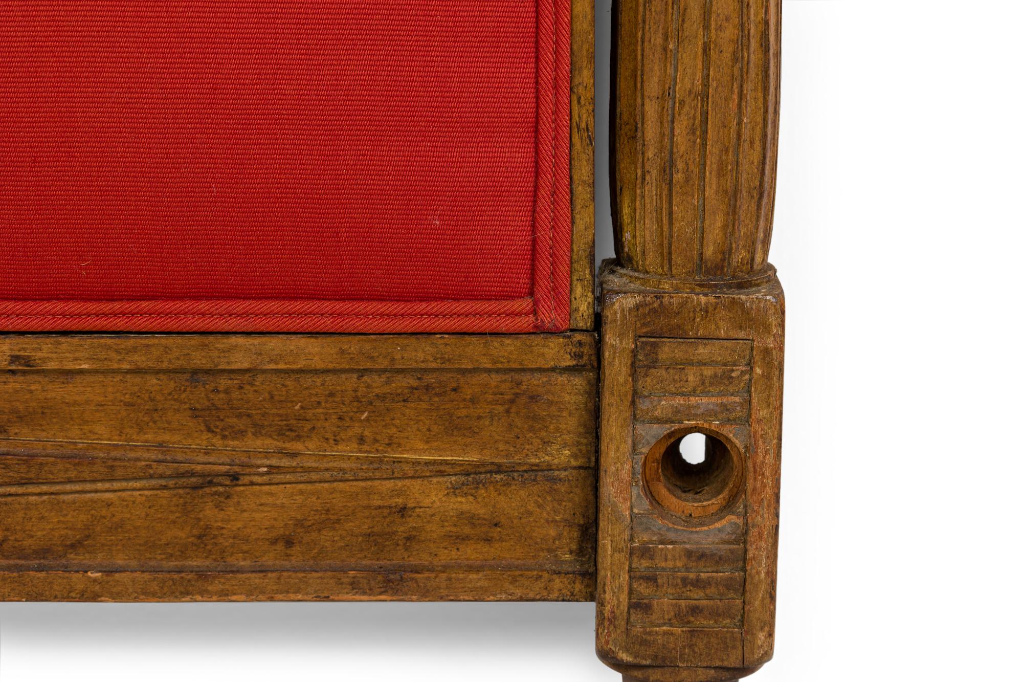 French Directoire Carved Wood and Red Upholstered Daybed For Sale 4