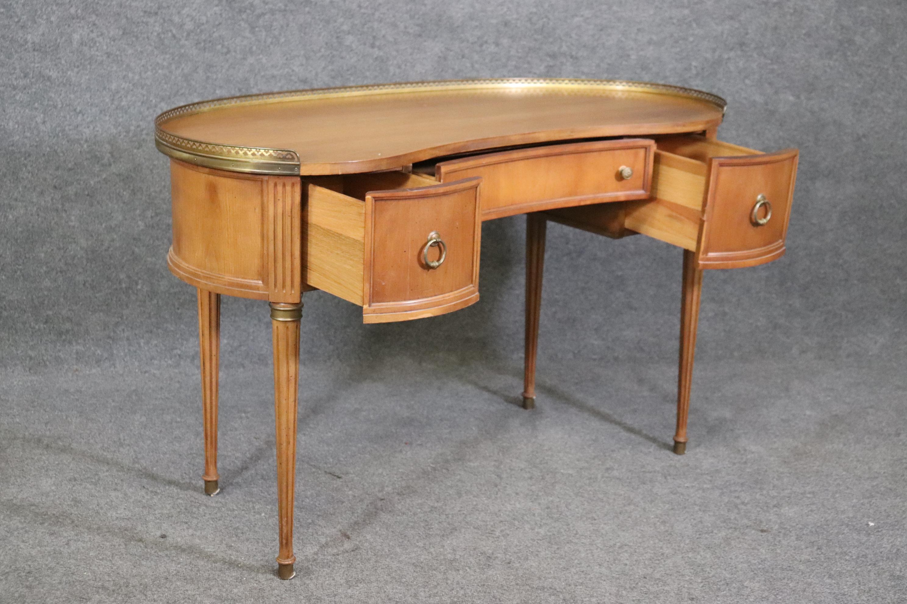 Mid-20th Century French Directoire Cherry and Brass Adorned Kidney Shaped Ladies Vanity Desk 