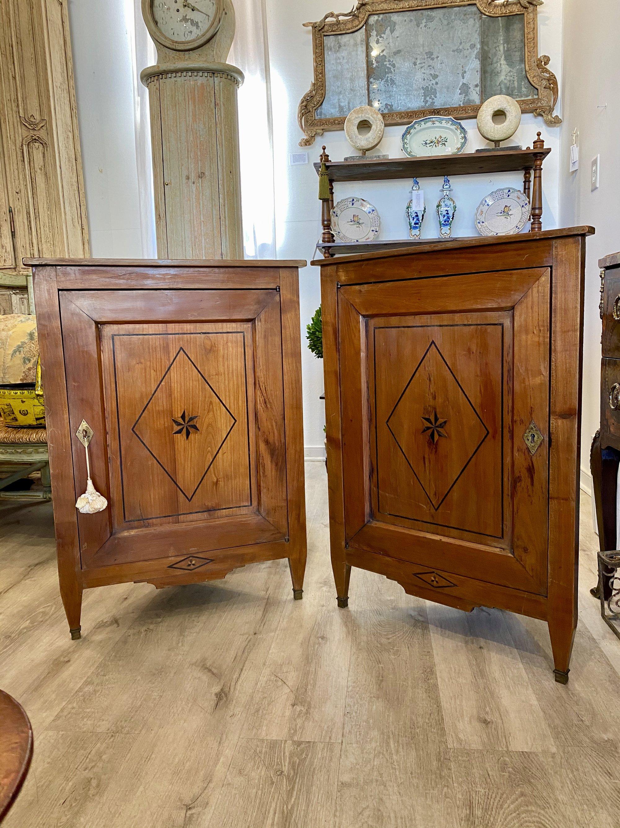 French Directoire Corner Cabinets, Pair In Good Condition In Doylestown, PA