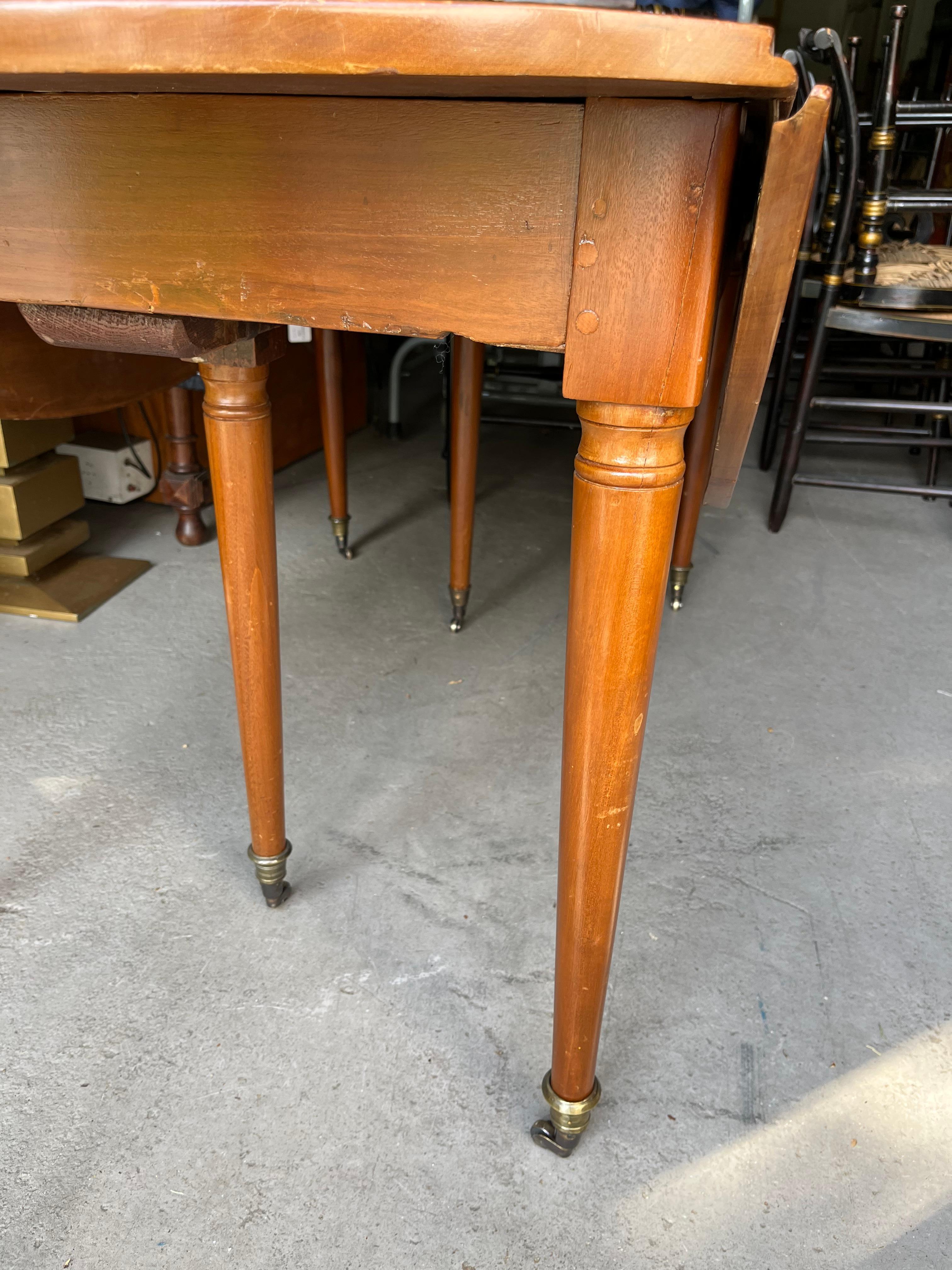 French Directoire Drop-Leaf Dining Table, circa 1800 In Good Condition In Doylestown, PA