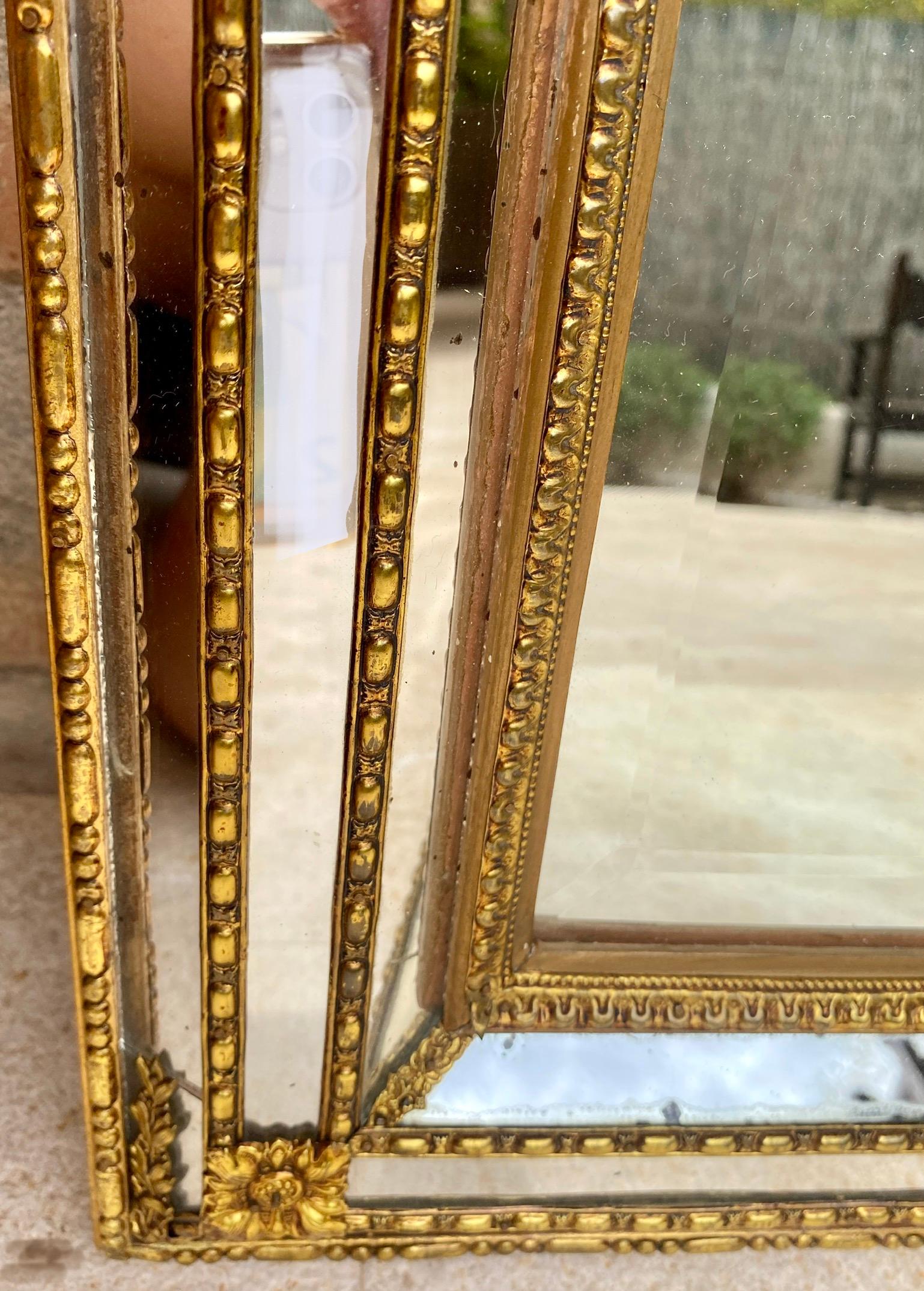 French Directoire Gilded Carved Wood Wall Mirror, 1940s For Sale 6