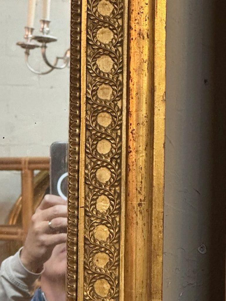 XIX secolo Specchio in legno dorato francese Directoire in vendita