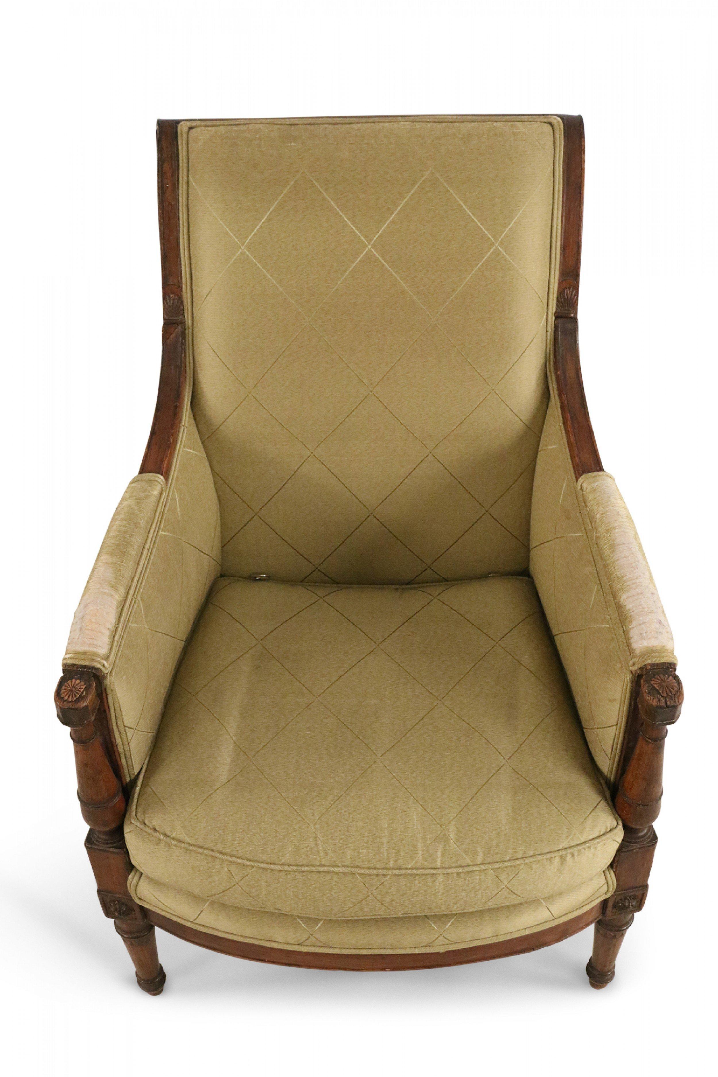 French Directoire Green Diamond Pattern Upholstered Mahogany Bergere Armchair In Good Condition For Sale In New York, NY