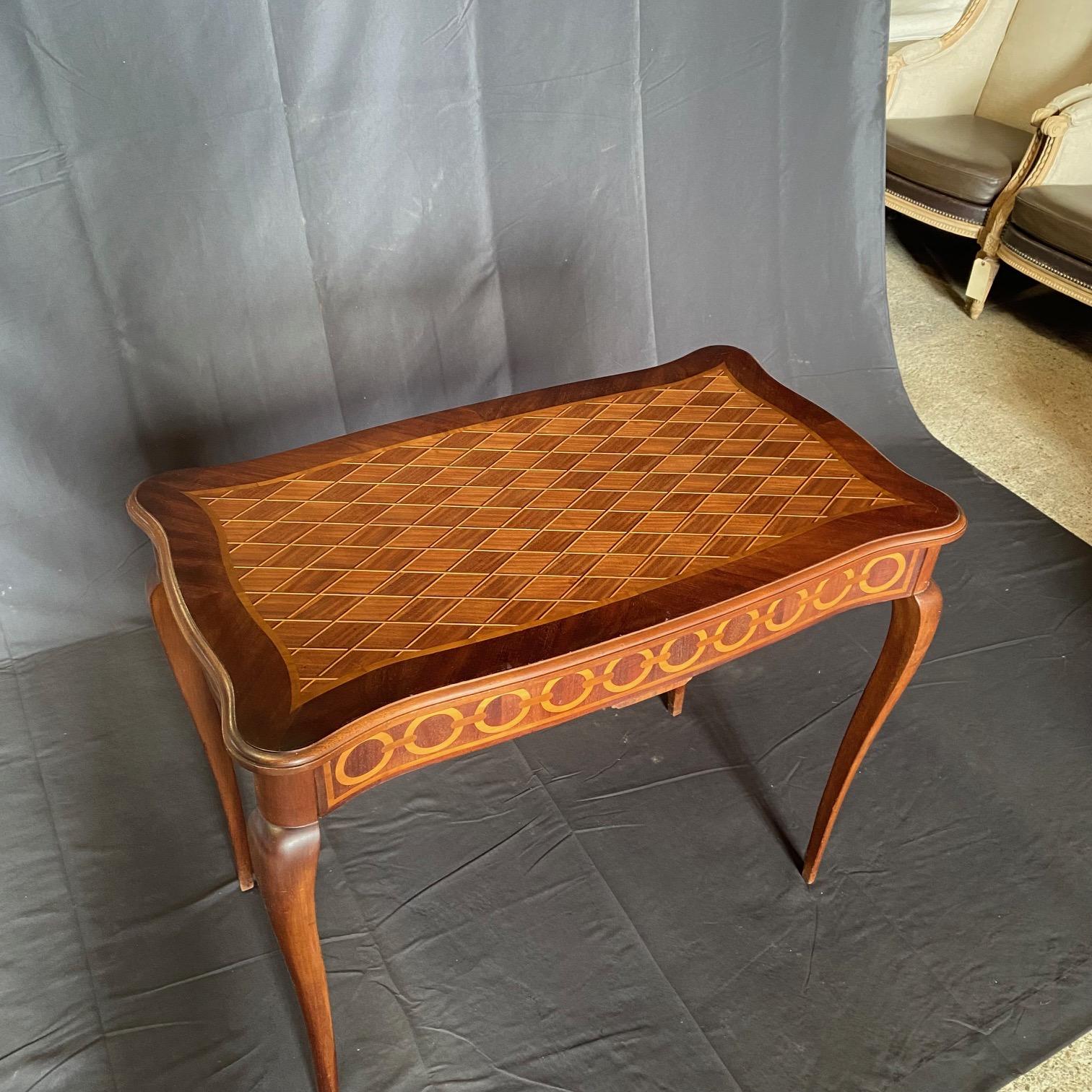 Satinwood  French Directoire Inlaid Marquetry Side Table or Desk with Meticulous Inlay For Sale